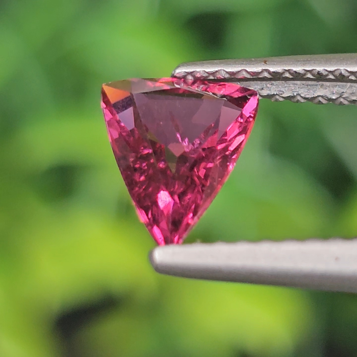 พลอย อุมบาไลต์ การ์เน็ต Umbalite Garnet 1.10 กะรัต (Cts.) ดิบ Unheated ลอยแท้ อัญมณีมงคลประจําวันเกิด เครื่องประดับพลอย