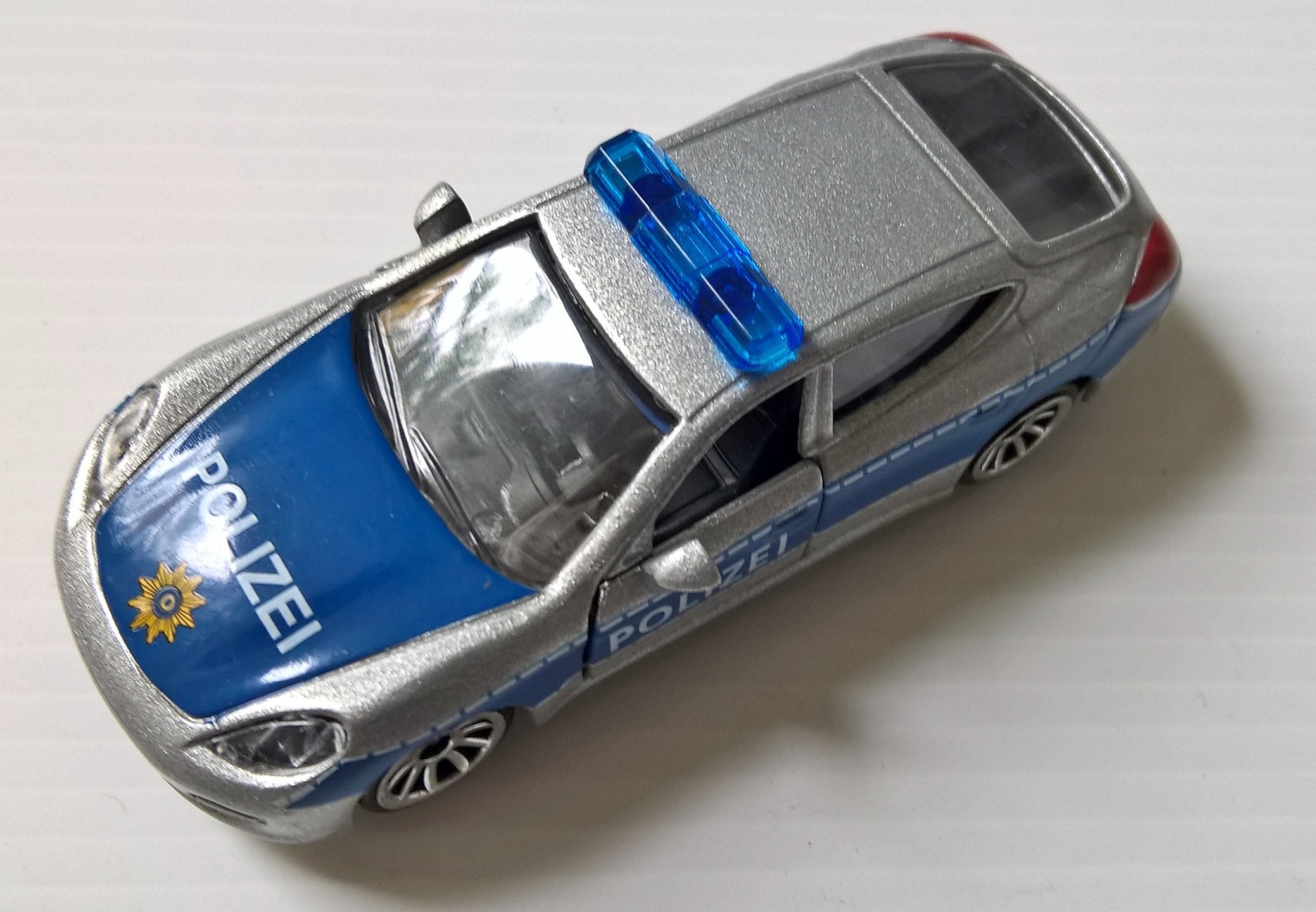 โมเดลรถตำรวจ Porsche Panamera Ech 1:64 Majorette Ref 209B