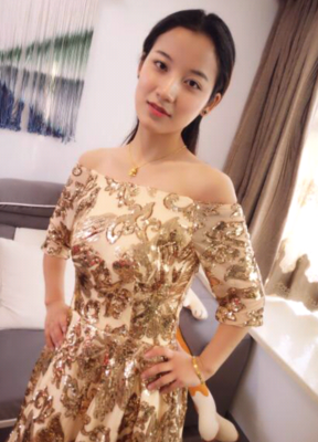 Pre-order ชุดราตรีหน้าสั้นหลังยาวสีทองปักเลื่อมลายดอกไม้ ไหล่ปาดแขนยาว เชือกผูกหลัง