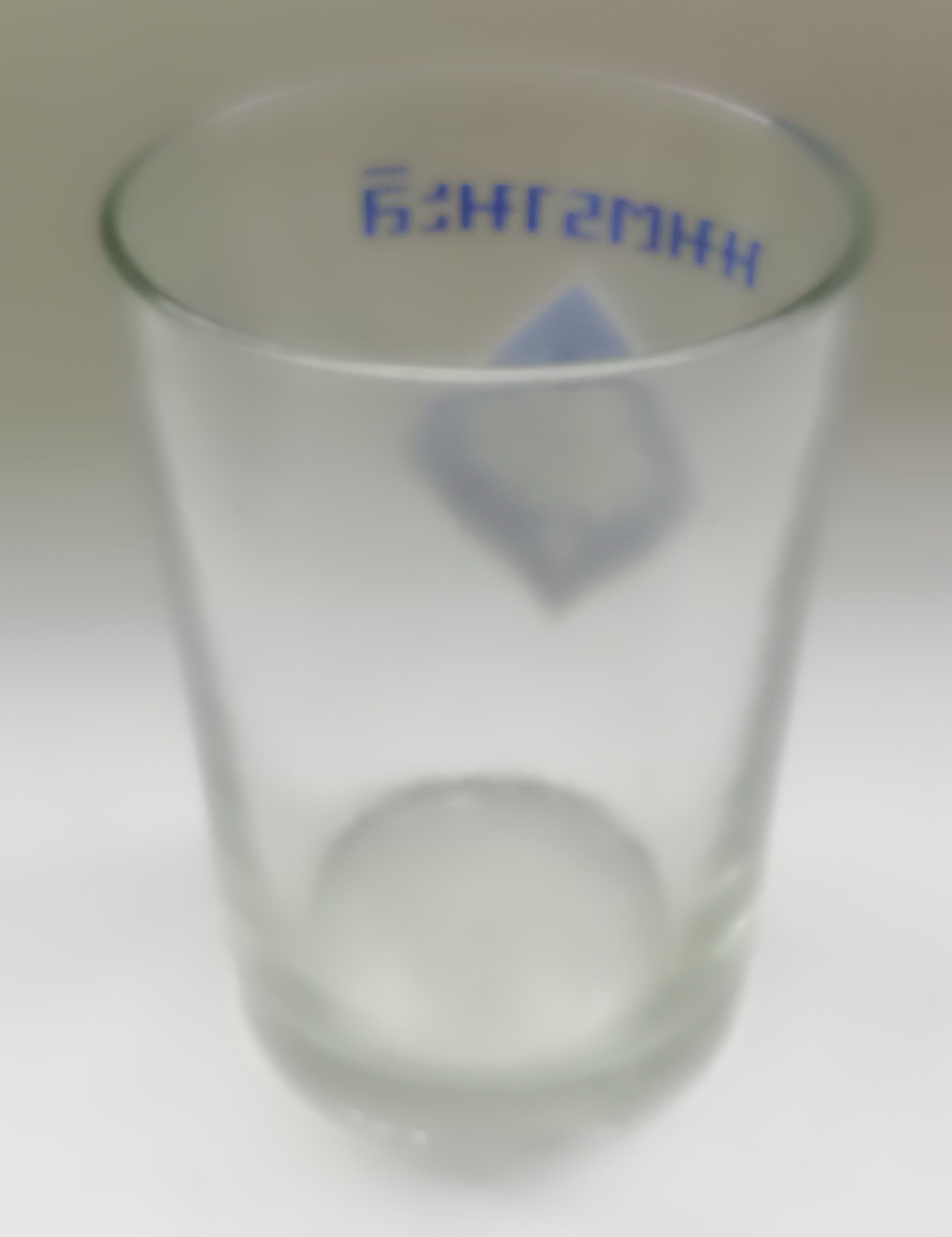 ของเก่าสะสม แก้วน้ำของสะสมจากนมตรามะลิ แก้วพิมพ์ลายโลโก้นมตรามะลิ และคำว่า นมตรามะลิ เส้นผ่าศุนย์กลางประมาณ 7cm. ความสูงประมาณ 9.5 cm.