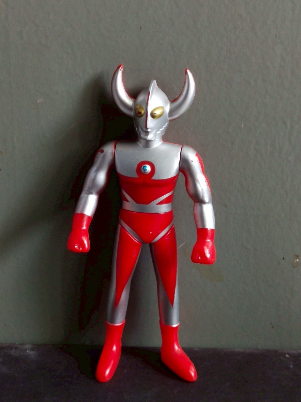 ฟิกเกอร์ พลาสติก งานไทยเอเพ๊กซ์ทอยส์ Ultraman,ApexT เจ้าพ่ออุลตร้า **แขนหลวมบ้าง ลงสีด้านเดียวมีข้อต่อขยับ มีรอยตามรูป ค่อนข้างหายากไม่พบบ่อย