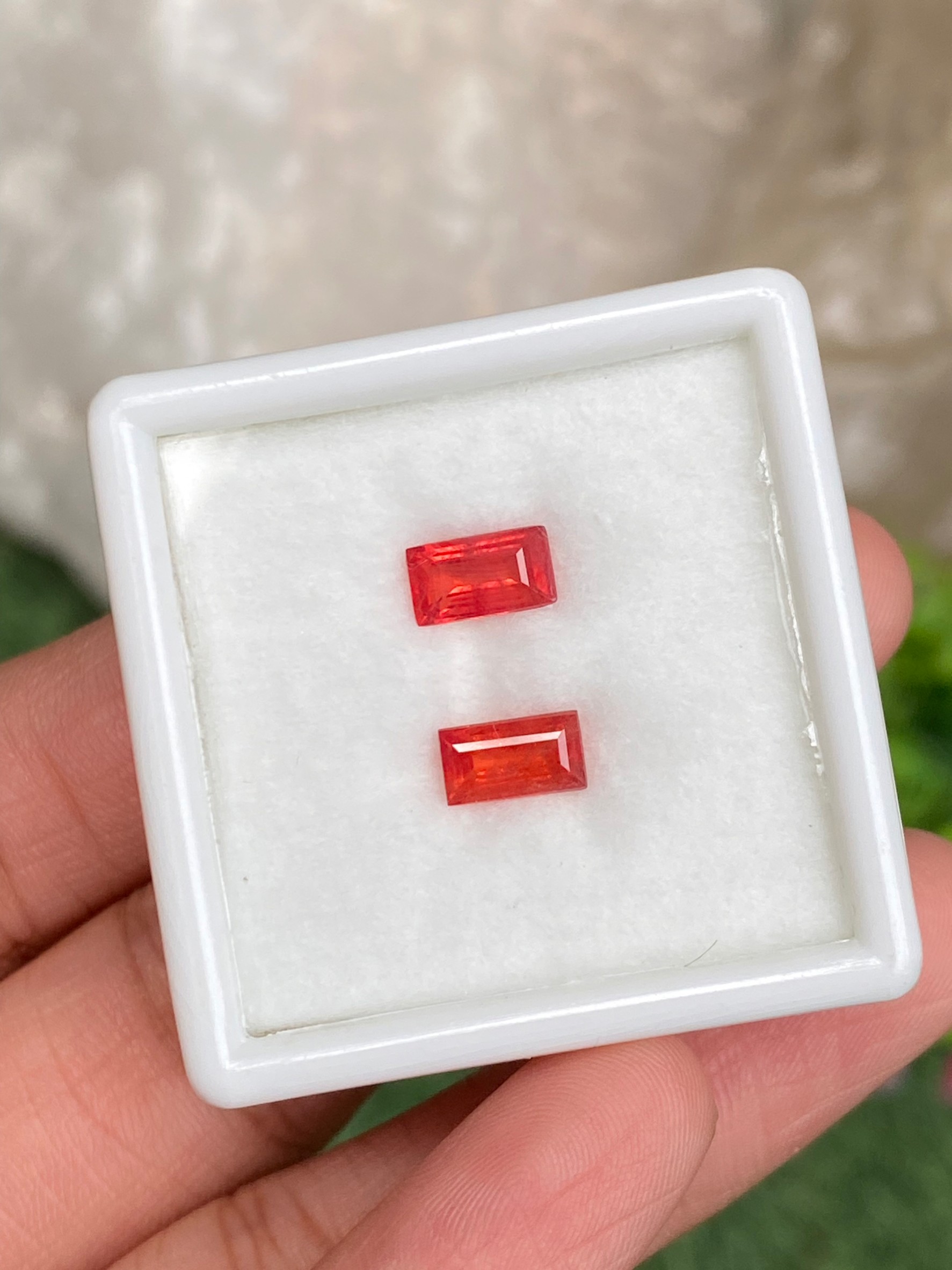 พลอย คู่ ออเรนจ์ แซฟไฟร์ Orange Sapphire 2 เม็ด 2.34 กะรัต (Cts.) พลอยแท้ อัญมณีมงคลประจําวันเกิด เครื่องประดับพลอย