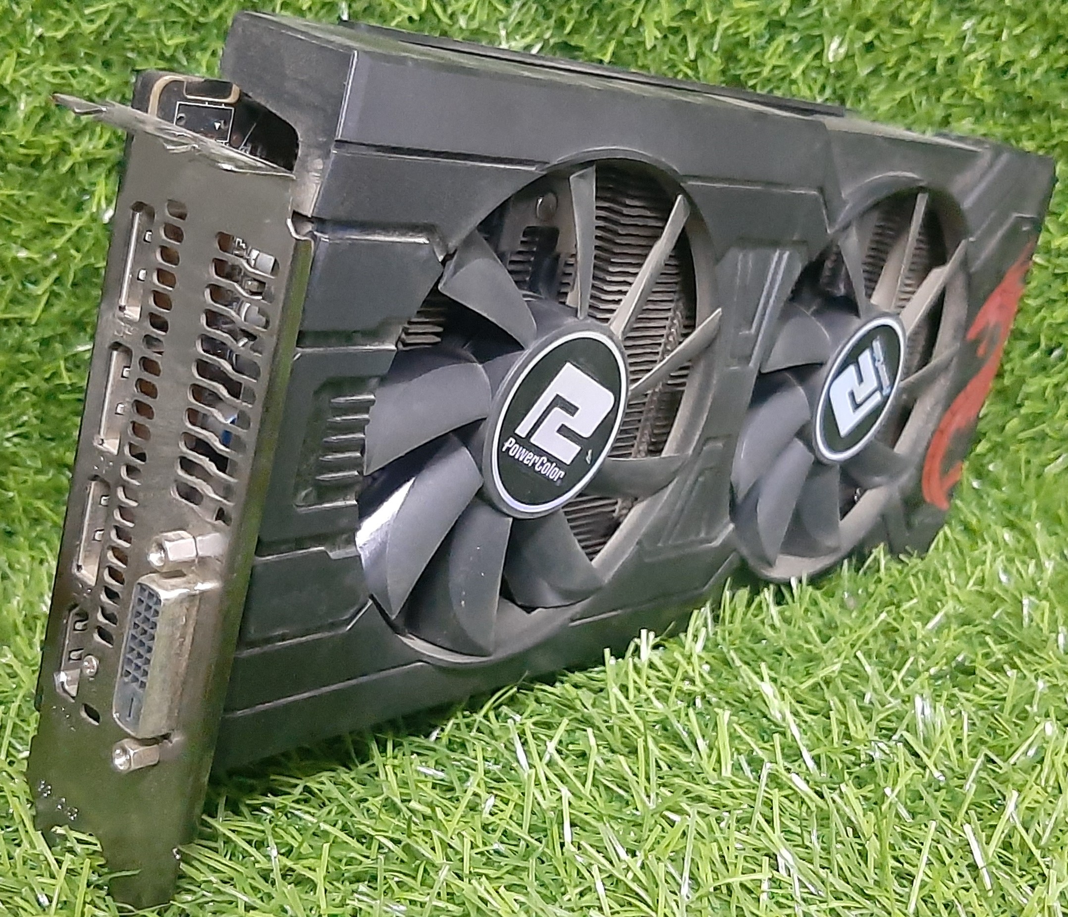 การ์ดจอ PowerColor Red Dragon Radeon RX 470 4GB GDDR5 GPU มือสอง ประกันร้าน 1 เดือน 3 x DisplayPort 1 x DVI-D 1 x HDMI