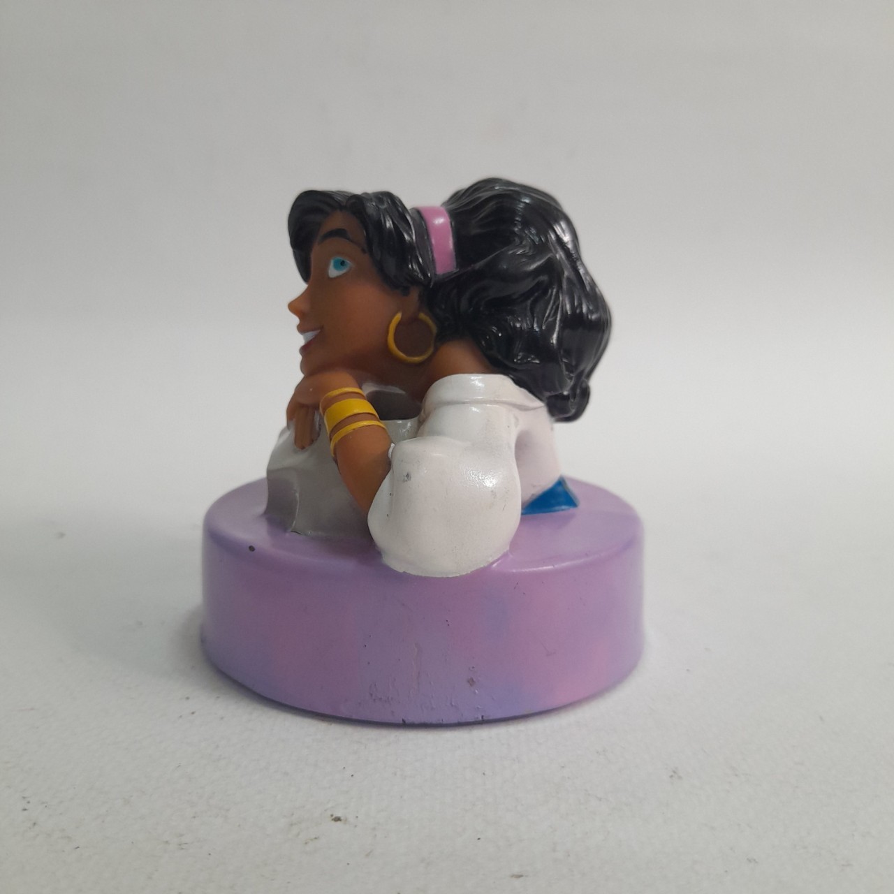 ท๊อปเปอร์ขวดน้ำ ขนาดตามรูป เอสเมอรัลด้า จาก คนค่อมแห่งนอร์ทเธอดาม ของแท้ดีสนีย์ มีตราปั๊ม มือสองสภาพดีมีรอยบ้าง