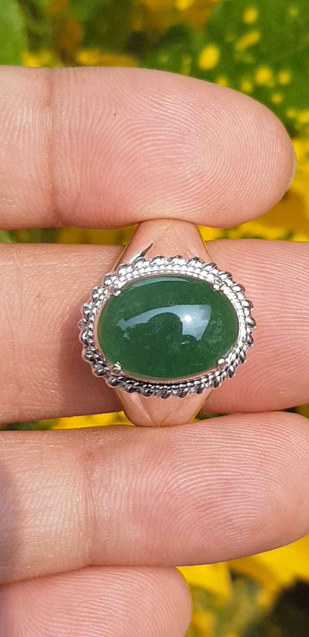 หยก พม่า แท้ Jade แหวนหยก 翡翠戒指 (Jadeite ring) 4.47 กะรัต (Cts.) (Size) 60 ดิบ ไม่ผ่านการปรับปรุง (Type A) พม่า (Myanmar)