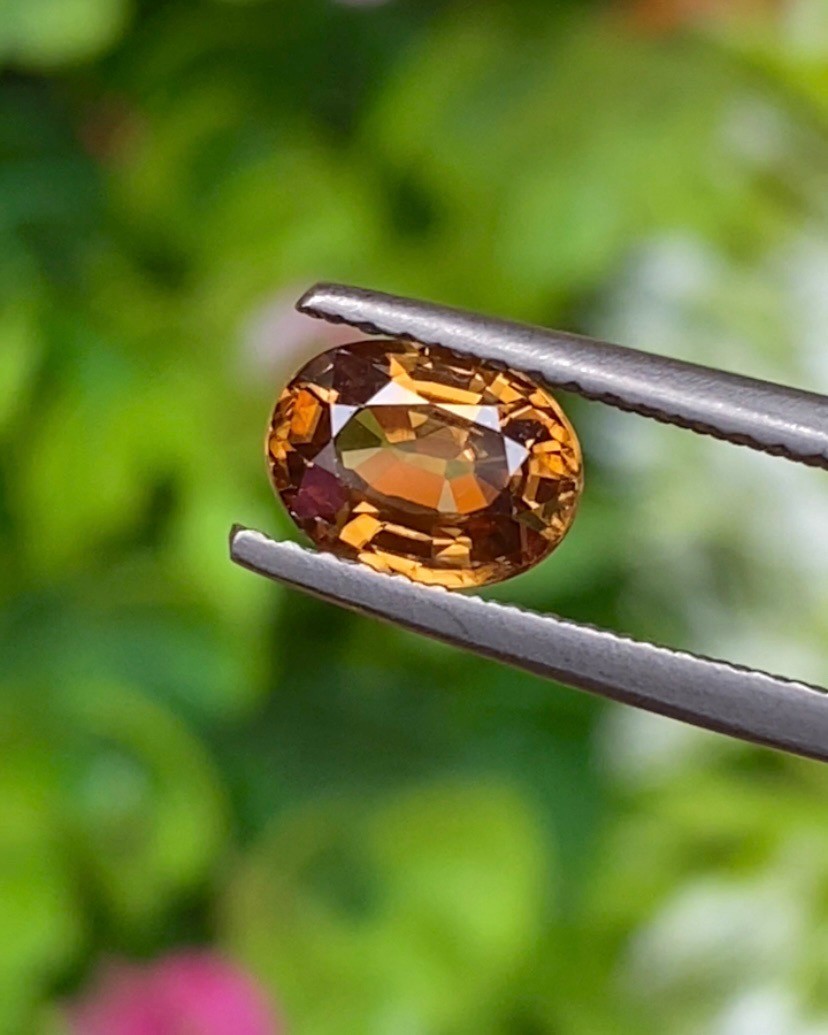 พลอย เพทาย (Zircon) 1.33 กะรัต (Cts.) พลอยแท้ อัญมณีมงคลประจําวันเกิด เครื่องประดับพลอย