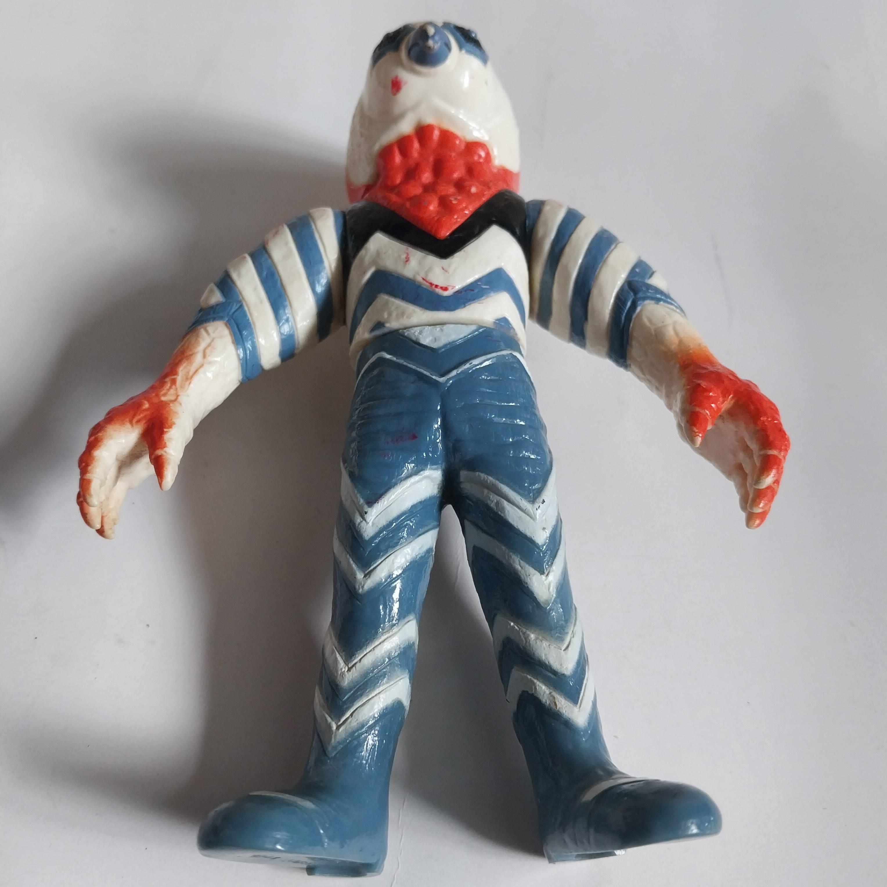 มีหลายภาพ มีรอยเปื้อน ตามภาพ Alien Guts ซอฟ 6นิ้ว มนุษย์ดาวกัสต์ สัตว์ประหลาดอุลตร้าเซเว่น