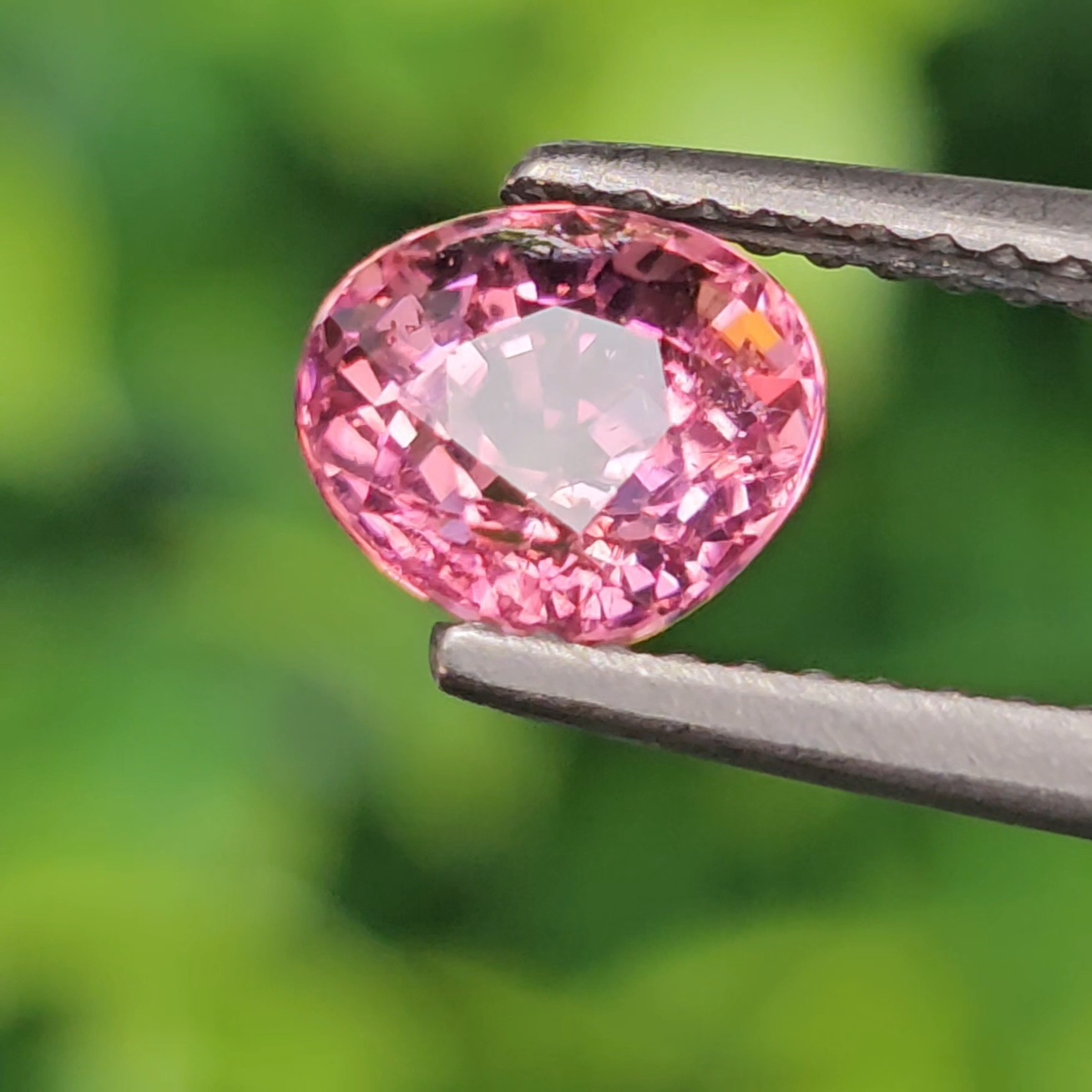 พลอย ชมพู ทัวร์มารีน (Pink Tourmaline) 1.32 กะรัต (Cts.) อัญมณีมงคลประจําวันเกิด เครื่องประดับพลอย