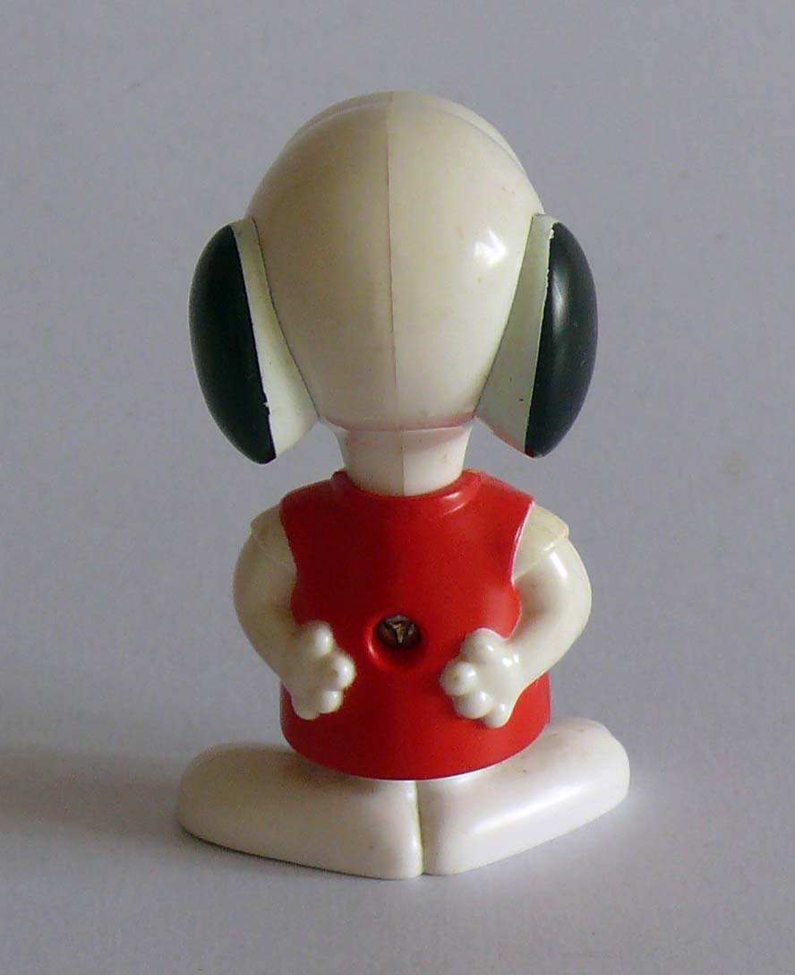 ของสะสมงานเก่าจากแมคโดนัลด์ สนูปปี้ซีรี่ย์ ใส่ชุดประจำชาติต่างๅ