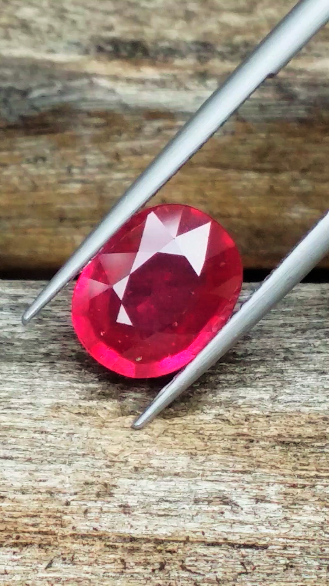 พลอยทับทิม (Ruby) 2.85 กะรัต (Cts.) พลอยแท้ อัญมณีมงคลประจําวันเกิด เครื่องประดับพลอย