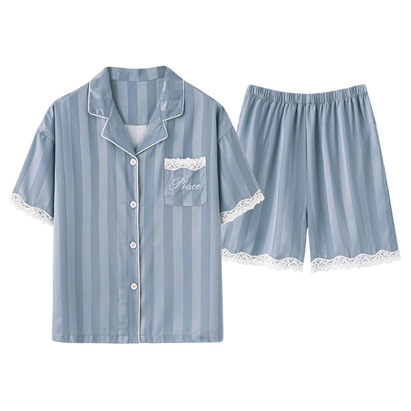 🚩พร้อมส่ง🚩ชุดนอน Silk Satin แขนสั้นขาสั้น ชุดนอนซาตินเกรดพรีเมี่ยม ผ้านุ่มลื่นละมุนผิว แต่งปักลูกไม้ (CT116-3)