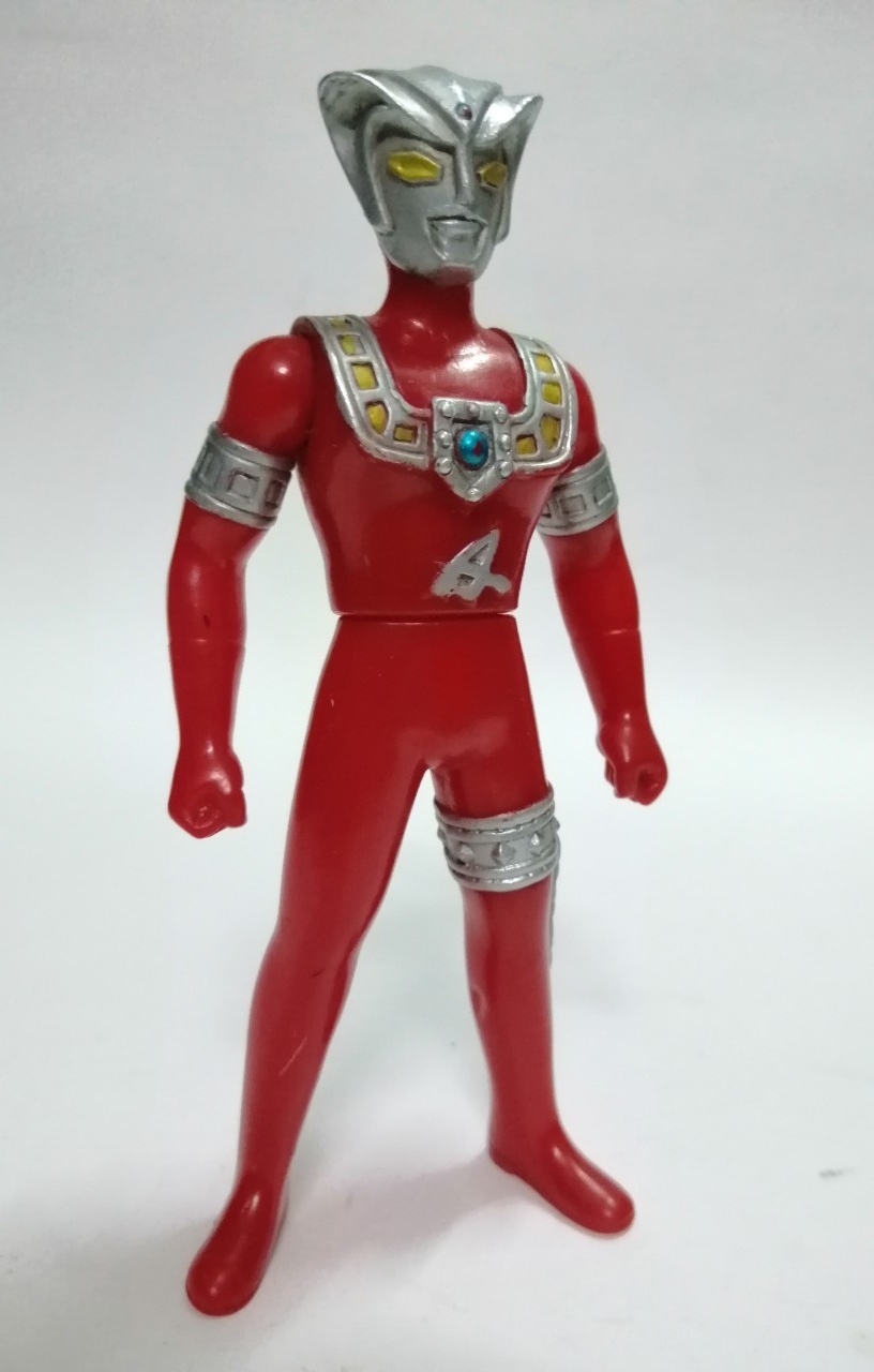 อุลตร้าแอสตร้า 5 นิ้ว แอสตร้า เป็นน้อง อุลตร้าแมนเรโอ ที่ออกเป็นของเล่นน้อยมา ตัวนี้ขนาด5นิ้ว เป็นอีกตัวที่สัดส่วนลงตัวมาก มีครบทั้งโซ่ที่ขา และปลอกแขน อาร์มริง สภาพเก่าเก็บสะสม