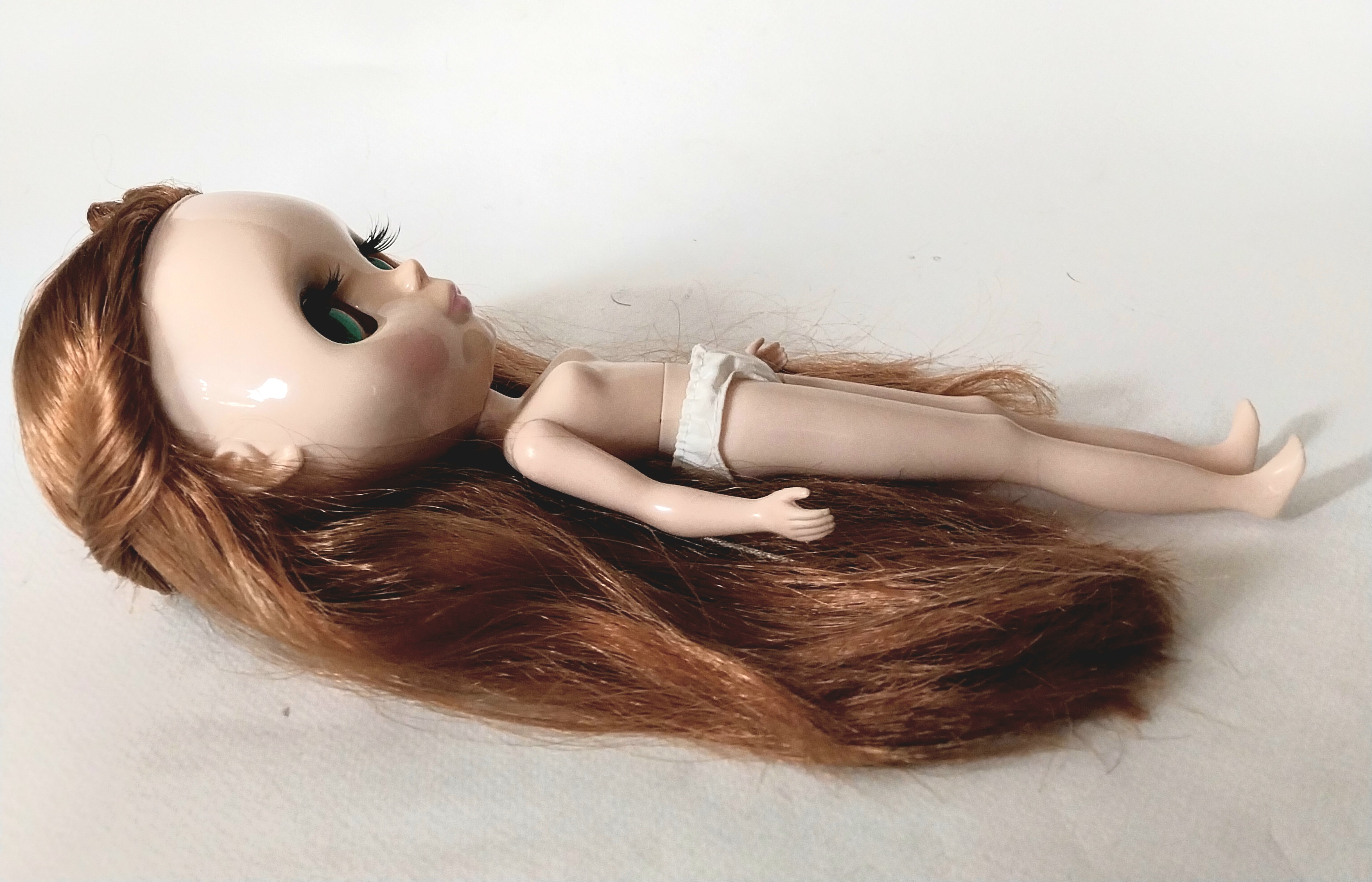 มีหลายภาพ ไม่รวมฐาน,ตุ๊กตาบลายธ์ Hasbro Tomy China 2006 รองเท้าบู๊ธผ้า ลายหลุดหมดแล้ว ไม่มีพื้นร้องเท้า ราคา 1,800 .- ส่ง 40.-