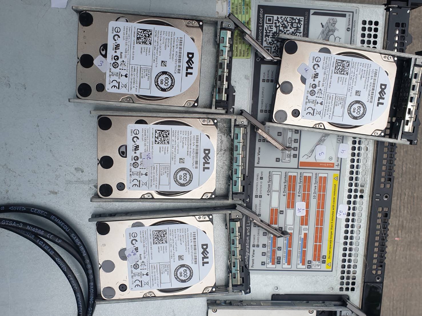 Dell R620 E5-2650v2 x2 ram 128 GB SSD 200GBx2 SAS 600x4 Power x2