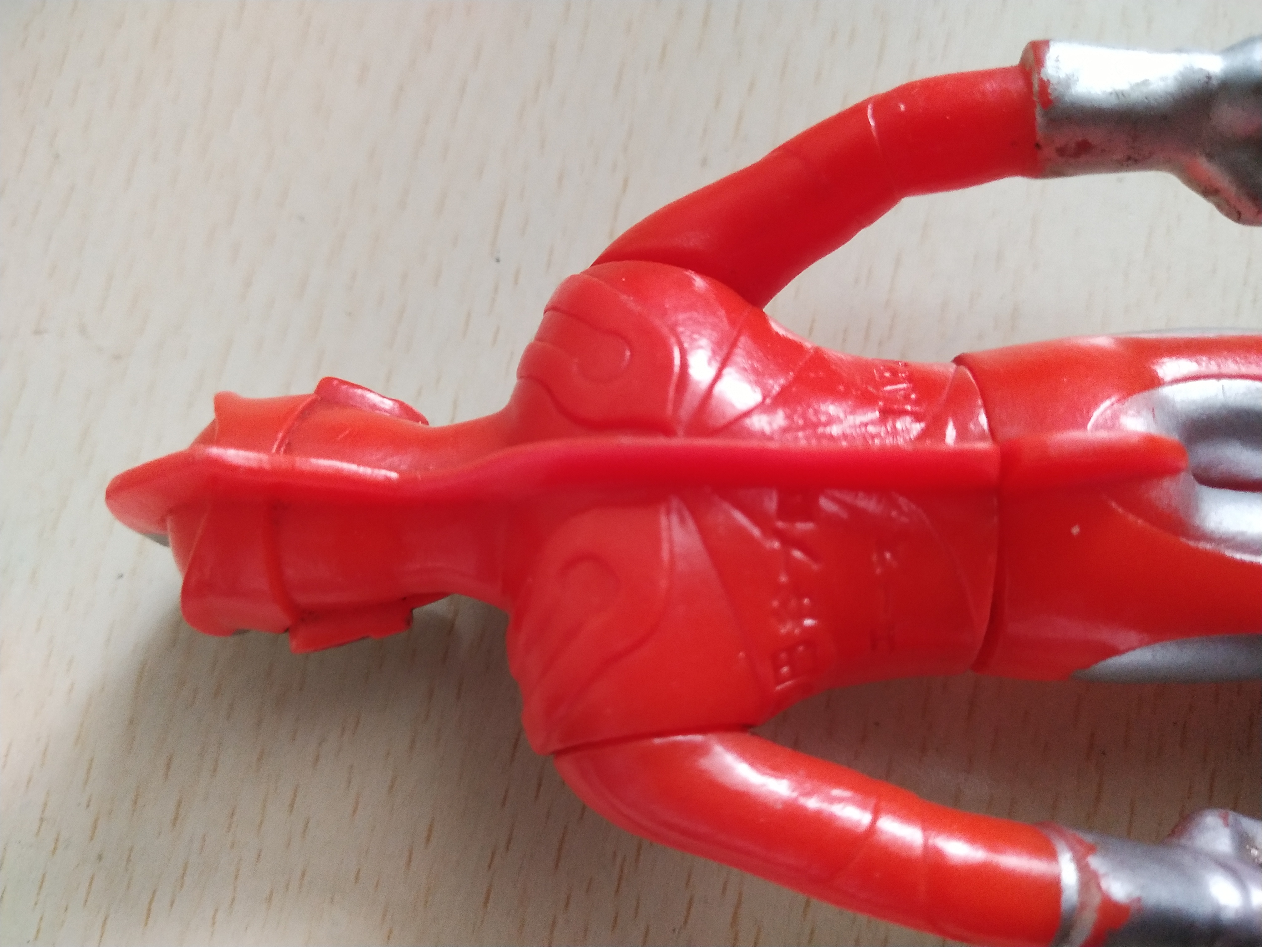 มีหลายภาพ ซอฟ5นิ้วรุ่นเก่า เจแปน อุลตร้าแมนเอ/เอส มีรอยตามภาพ