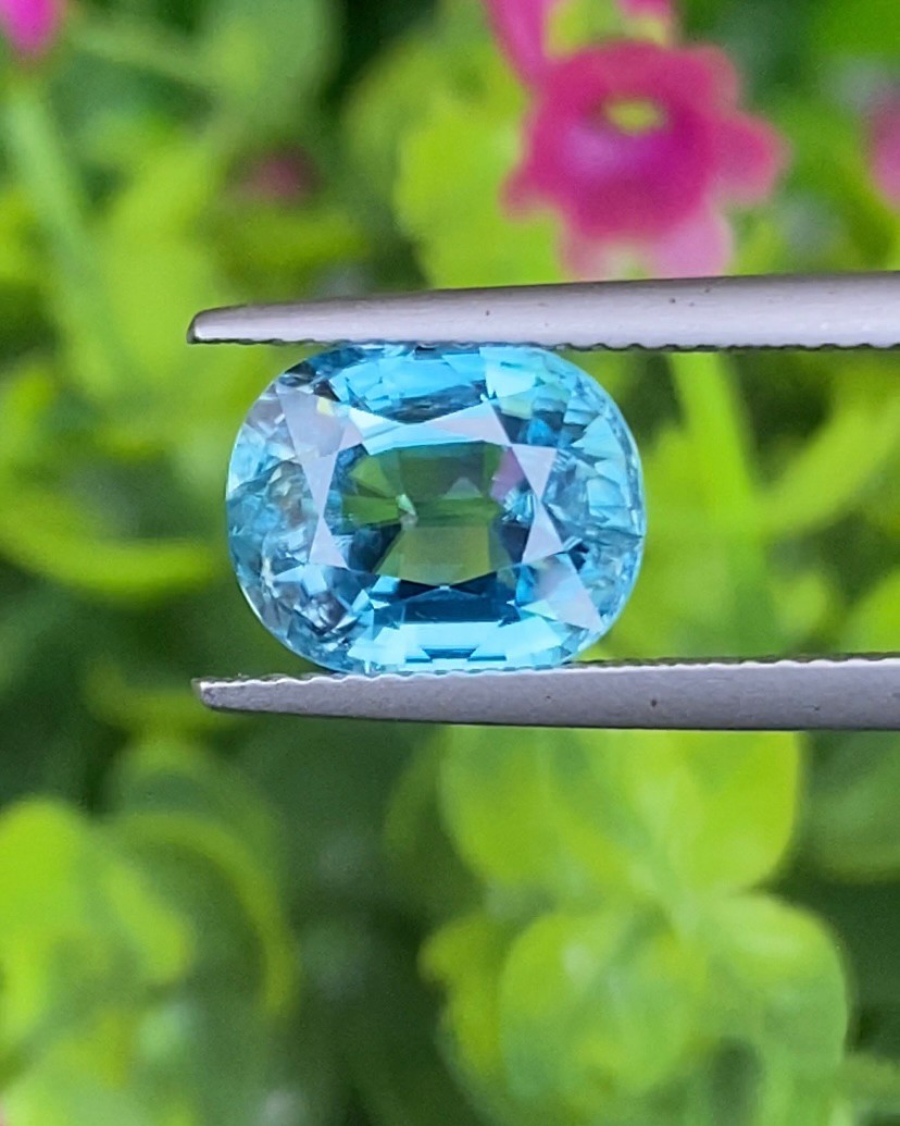 พลอย เพทาย Natural Zircon 5.65 กะรัต (Cts.) พลอยแท้อัญมณีมงคล ประจําวันเกิด เครื่องประดับพลอย