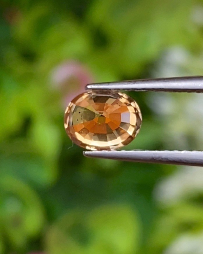 พลอย เพทาย (Zircon) 1.52 กะรัต (Cts.) พลอยแท้ อัญมณีมงคลประจําวันเกิด เครื่องประดับพลอย