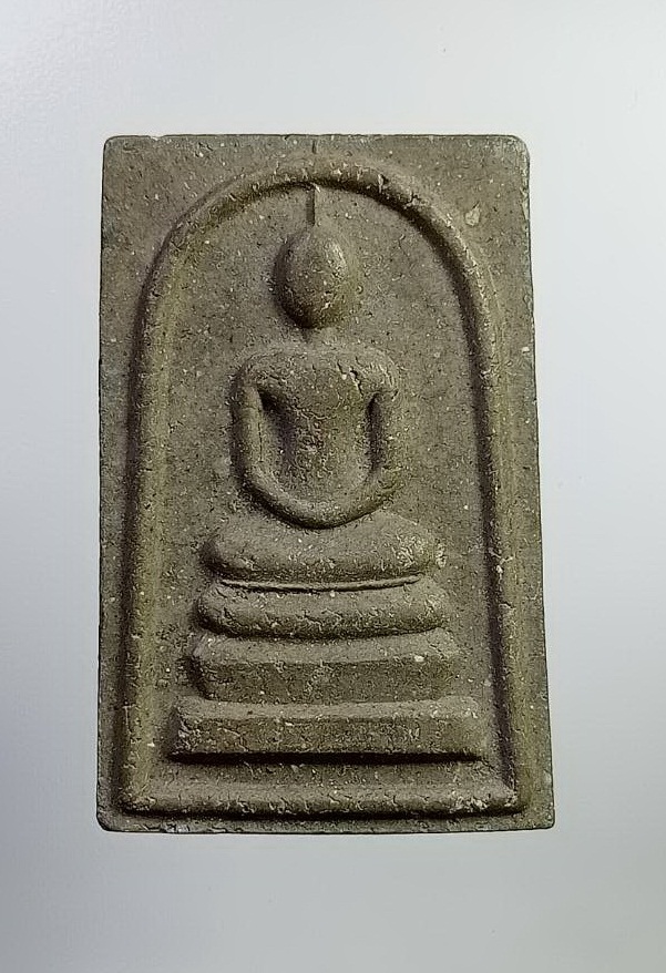 ผ1933 สมเด็จรุ่นชนะมาร วัดตะบอง อ.มหาราช จ.อยุธยา หลังแม่ธรณีบีบมวยผม ปี2549