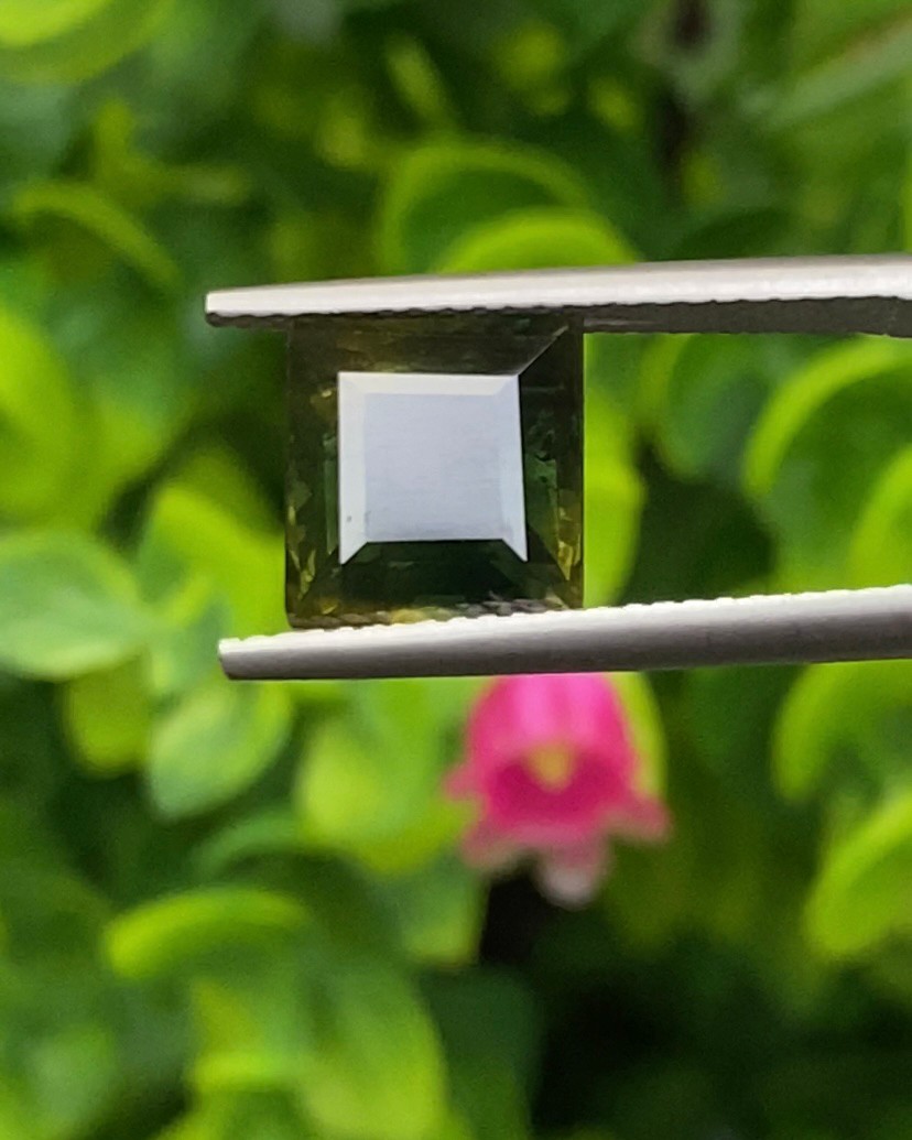 พลอย ไบ คัลเลอร์ แซฟไฟร์ 2 สี Bi-Color Sapphire 5.05 กะรัต (Cts.) พลอยแท้ อัญมณีมงคลประจําวันเกิด เครื่องประดับพลอย