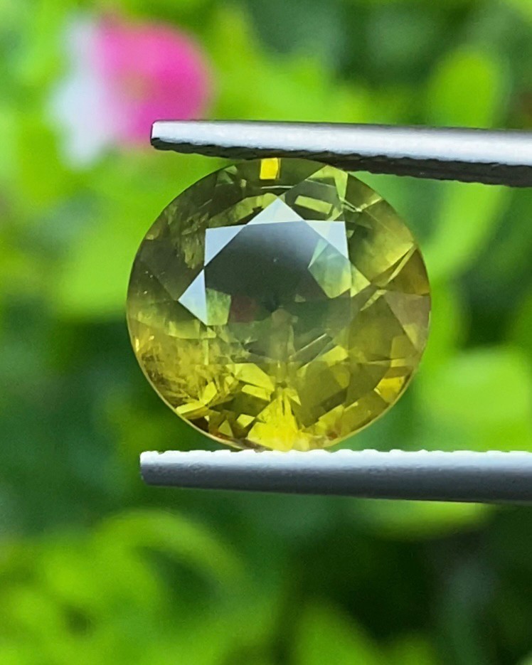 พลอย บุษราคัม Yellow Sapphire 4.61 กะรัต (Cts.) พลอยแท้ อัญมณีมงคลประจําวันเกิด เครื่องประดับพลอย