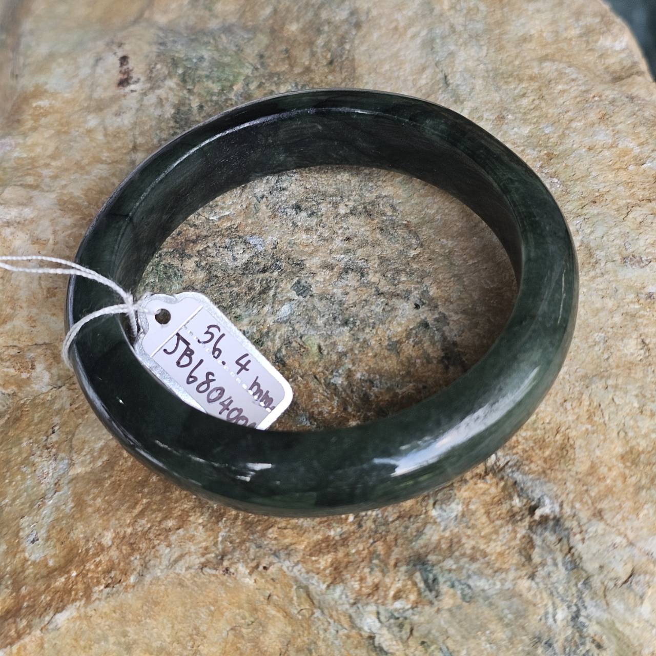 JB6804001 หยก พม่า แท้ Jade กำไลหยก 56.4 มม. (Jadeite bracelet) พม่า (Myanmar)