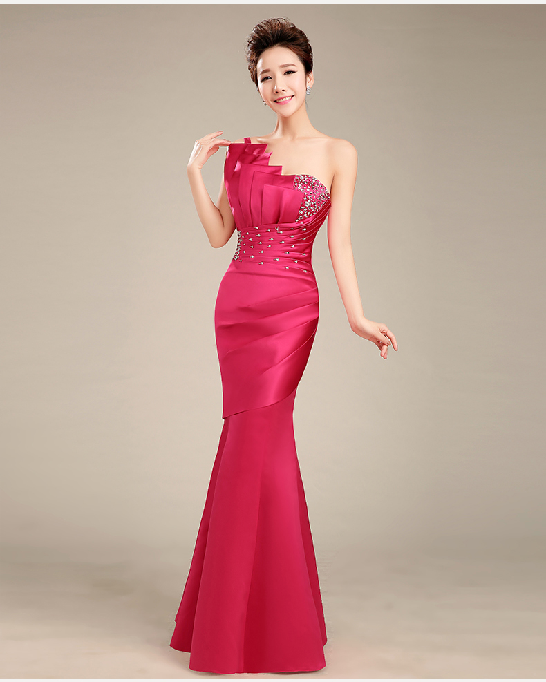 Pre-order ชุดราตรียาว เกาะอก ไหล่เดียว ผ้าซาตินเข้ารูป ปักเลื่อมสวยหรู มีซิป