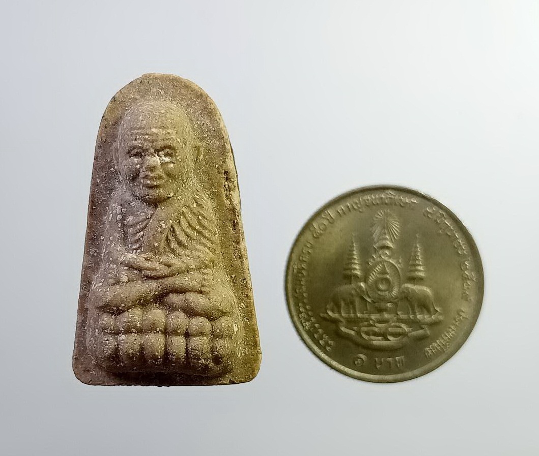 ผ2712 หลวงปู่ทวด วัดช้างให้ หลังติดครั่ง ฝังแร่