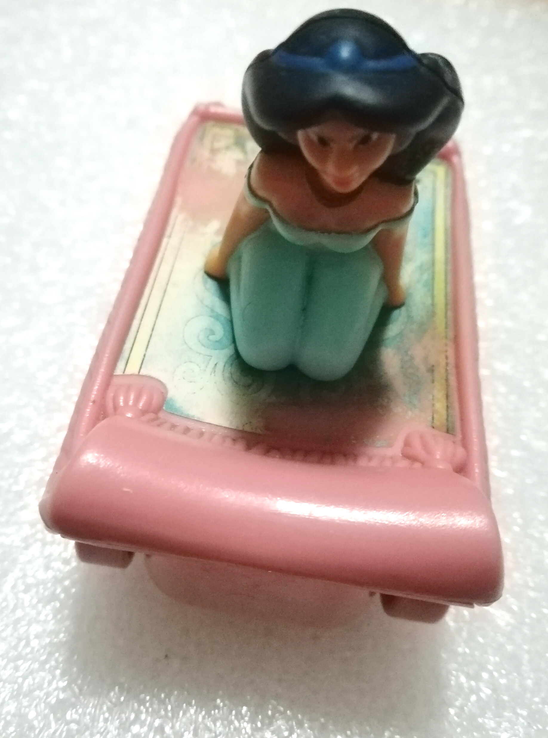 เซ็ทเจ้าหญฺงดิสนีย์ Disney princess "อาละดิน Alladin - เจ้าชายและเจ้าหญิงจัสมิน" เหาะบนพรมเป็นรถ ของสะสมจากแมคโดนัลด์ **มีตำหนิ โปรดตรวจสอบทุกภาพ