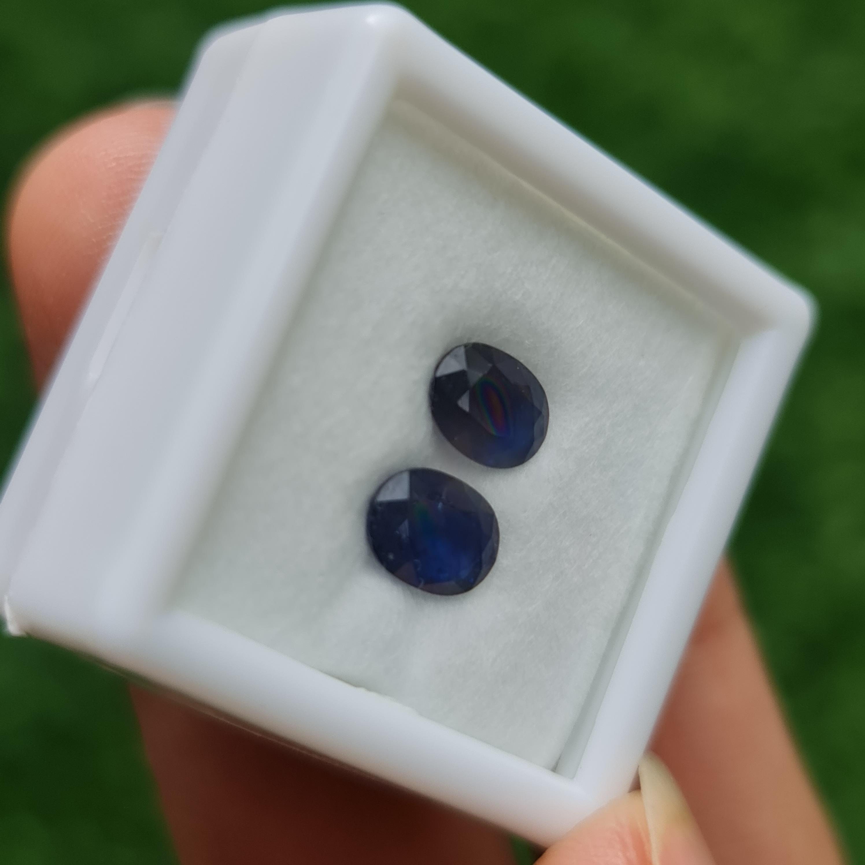 พลอย ไพลิน blue sapphire 1.91 กะรัต (Cts.) 2 เม็ด (Pcs.) พลอยแท้ อัญมณีมงคลประจําวันเกิด เครื่องประดับพลอย