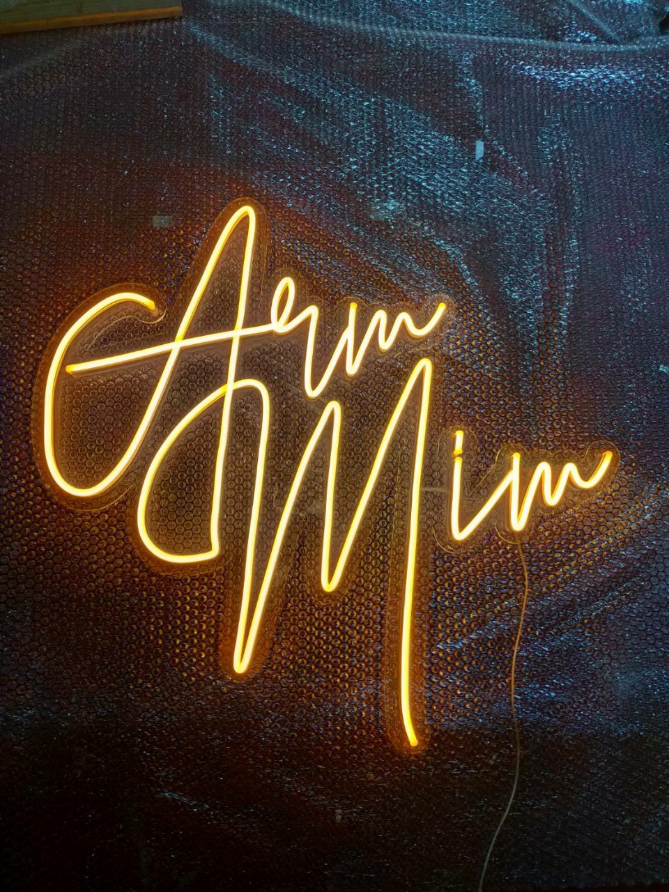 ไฟ LED แสงสีส้ม ดัด Arm Miw อะคริลิคครองหลัง ไดคัท