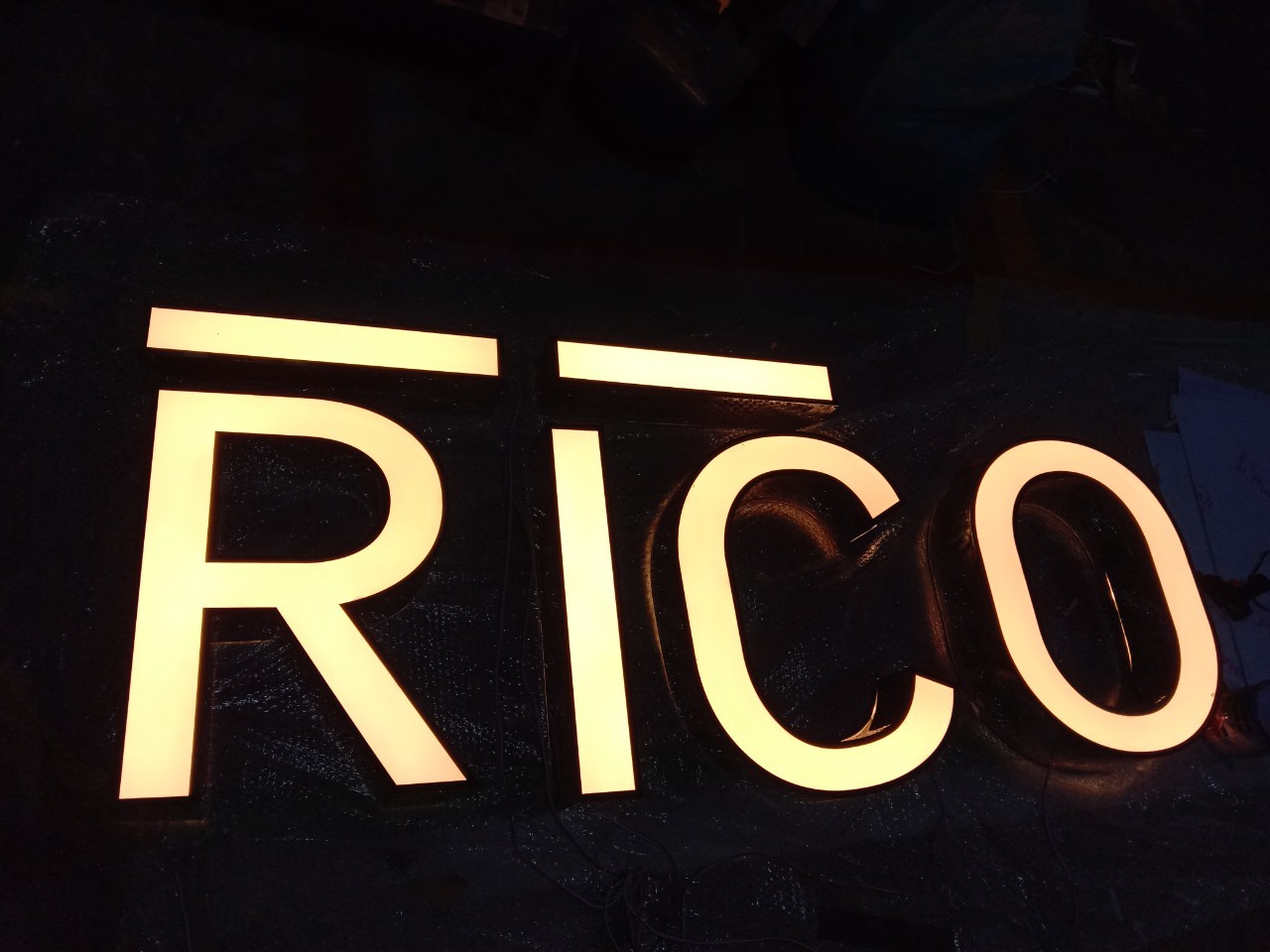 ป้ายกล่องไฟ