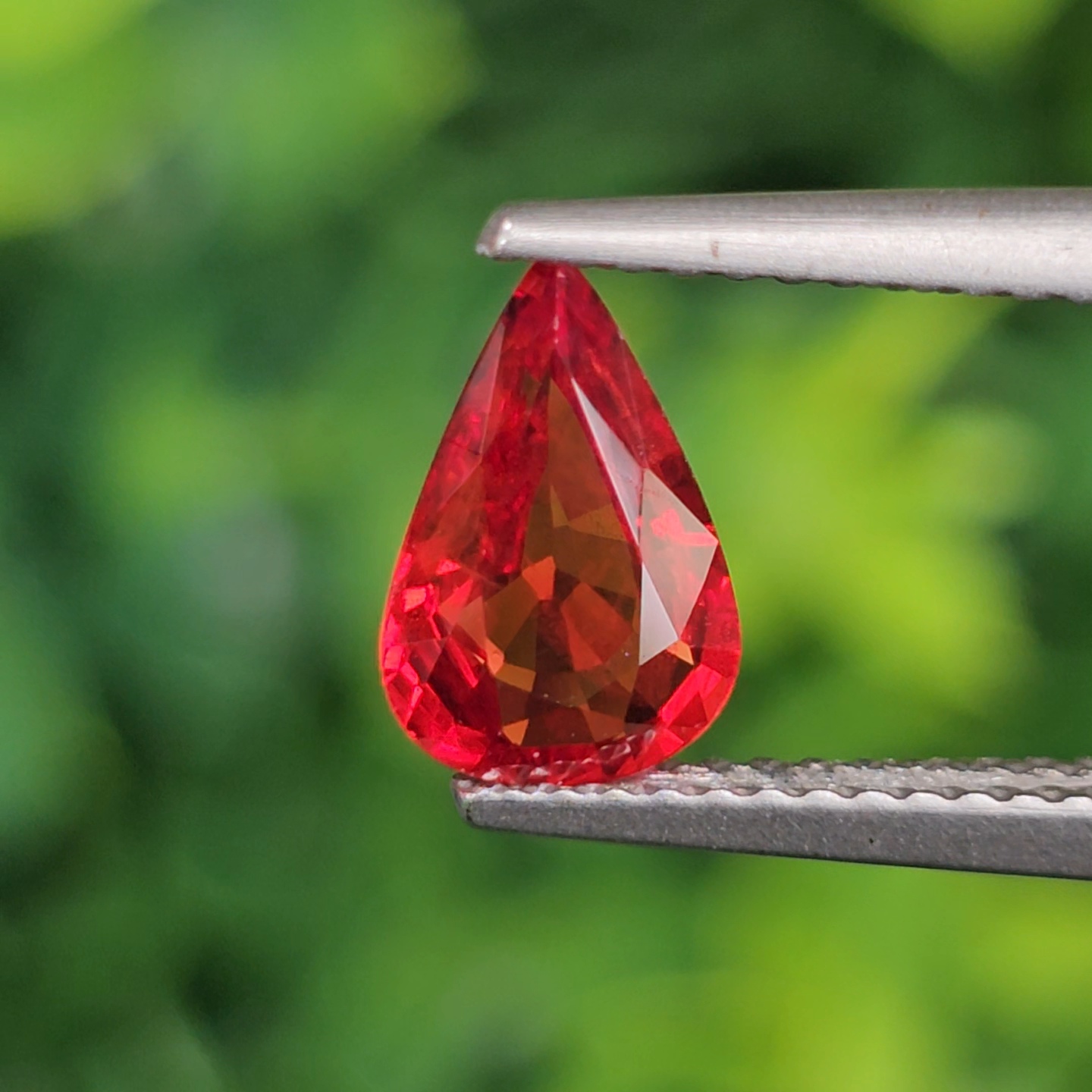 พลอย ทับทิม ซองเจีย Songea Ruby Sapphire 1.21 กะรัต (Cts.) พลอยแท้ อัญมณีมงคลประจําวันเกิด เครื่องประดับพลอย