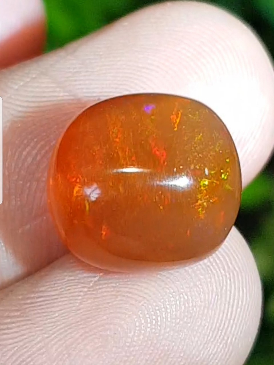 พลอย แบล็ก โอปอล Black Opal 8.93 กะรัต (Cts.) พร้อมใบเซอร์ พลอยแท้ อัญมณีมงคลประจําวันเกิด เครื่องประดับพลอย