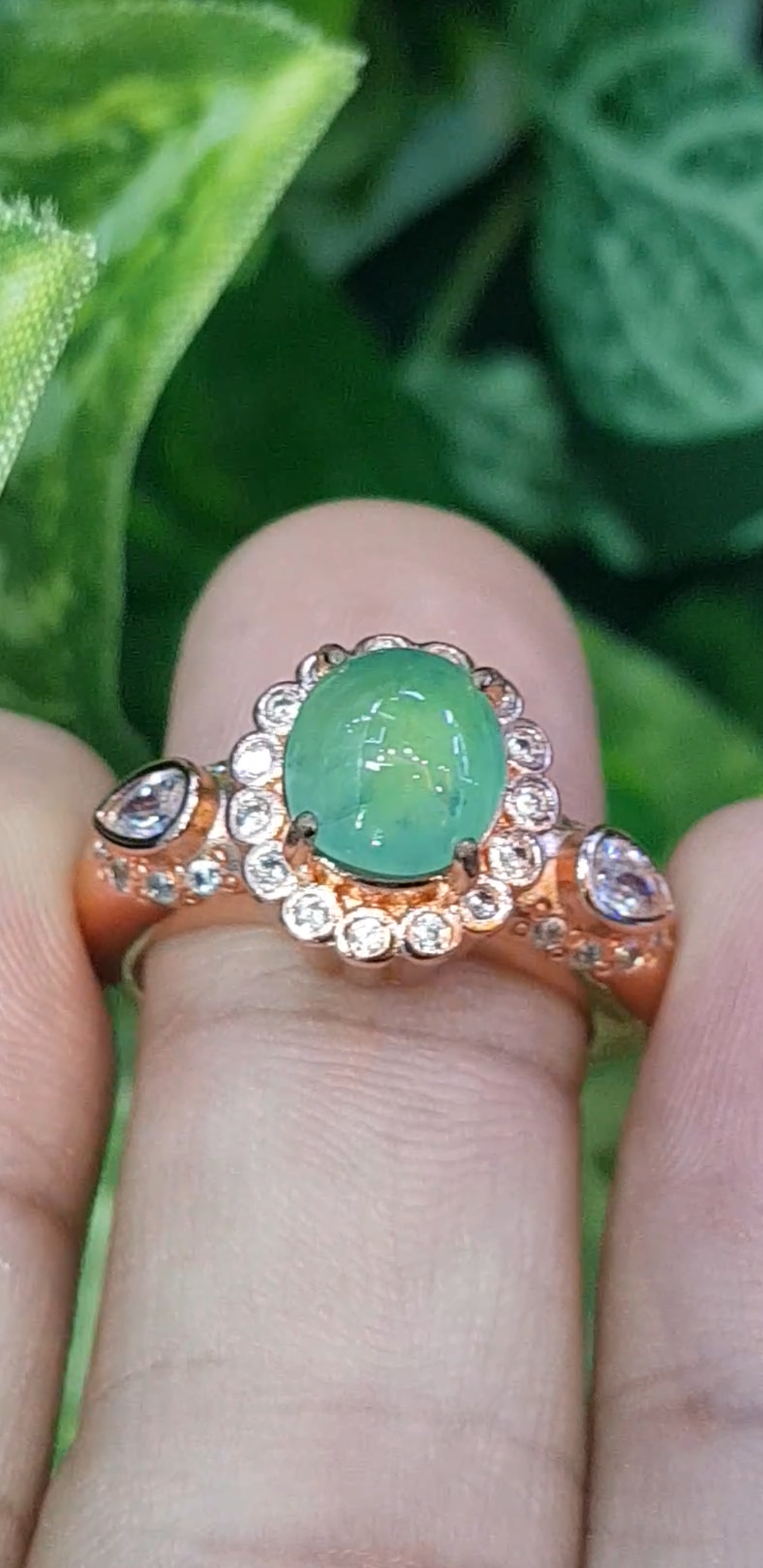 หยก พม่า แท้ Jade แหวนหยก (Jadeite ring) 2.13 กะรัต (Cts.) (Size) 59 ดิบ ไม่ผ่านการปรับปรุง (Type A) พม่า (Myanmar)
