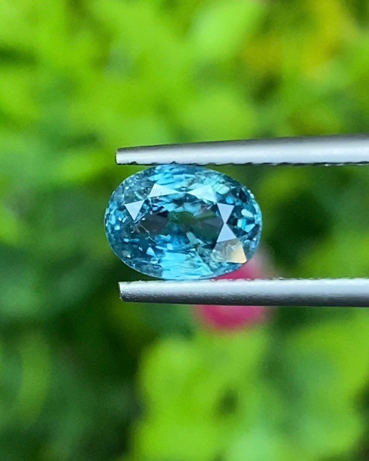 พลอย เพทาย Natural Zircon 1.81 กะรัต (Cts.) พลอยแท้อัญมณีมงคล ประจําวันเกิด เครื่องประดับพลอย