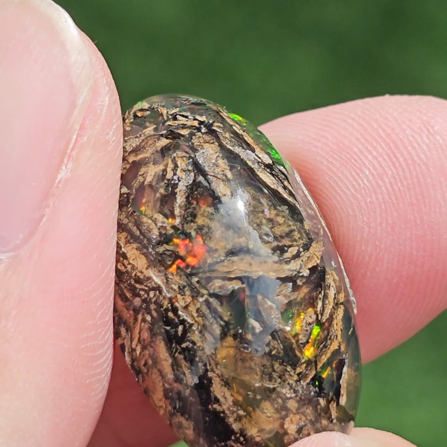 พลอย โอปอล Opal 32.50 กะรัต (Cts.) พลอยแท้ อัญมณีมงคลประจําวันเกิด เครื่องประดับพลอย