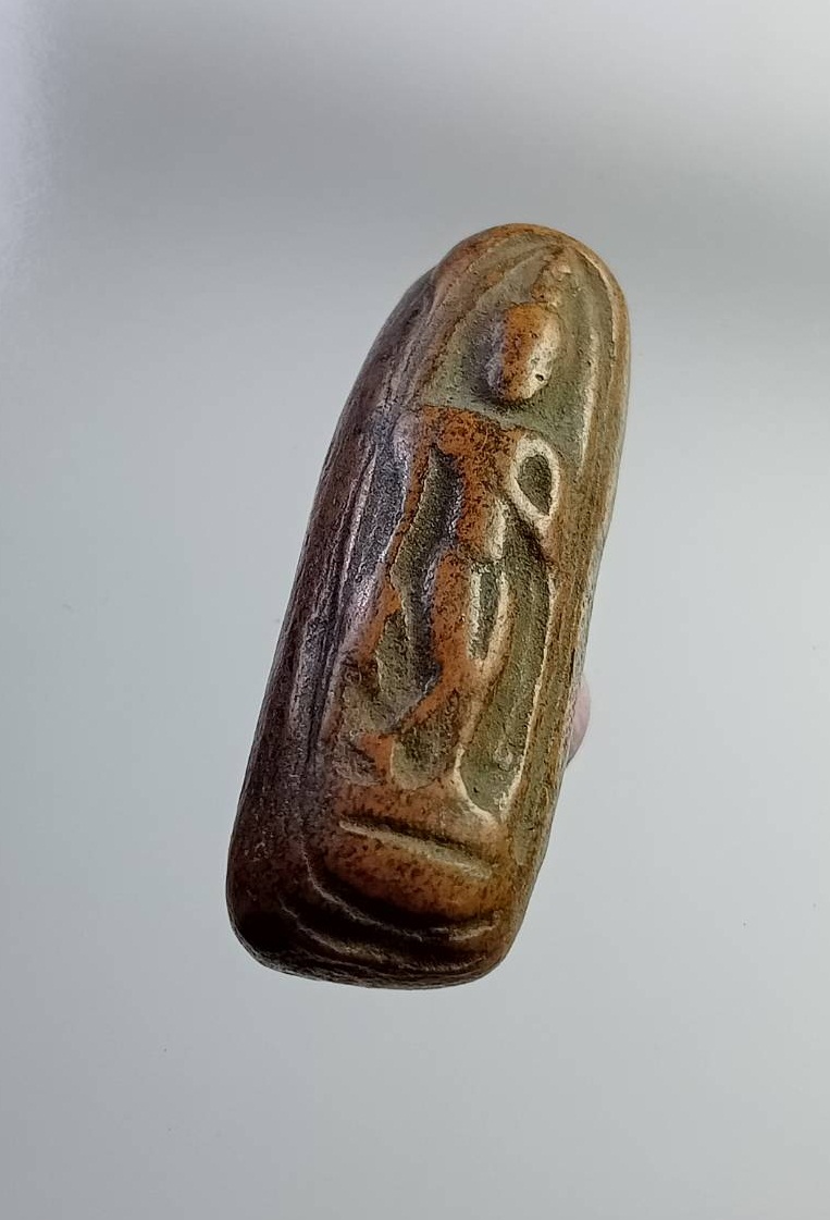 ผ2828 พระลีลาเม็ดขนุน เนื้อดิน ไม่ทราบที่ครับ