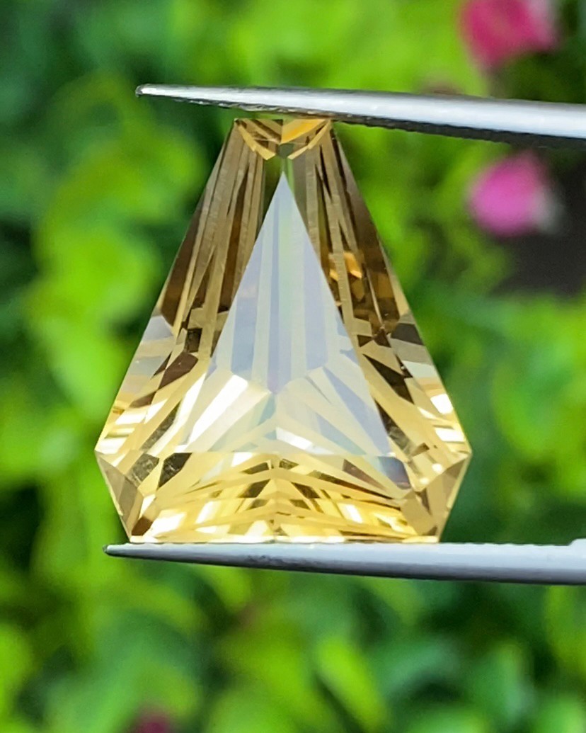 พลอย ซิทริน Citrine 10.96 กะรัต (Cts.) พลอยแท้ อัญมณีมงคลประจําวันเกิด เครื่องประดับพลอย