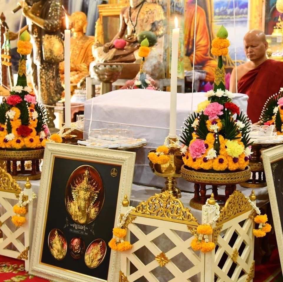 พระพิฆเณศพรคเณศลิขิต รายการที่9 เนื้อสัมฤทธิ์ชุบทอง เลี่ยมเข้ากรอบเนื้อทองเหลืองชุบทอง