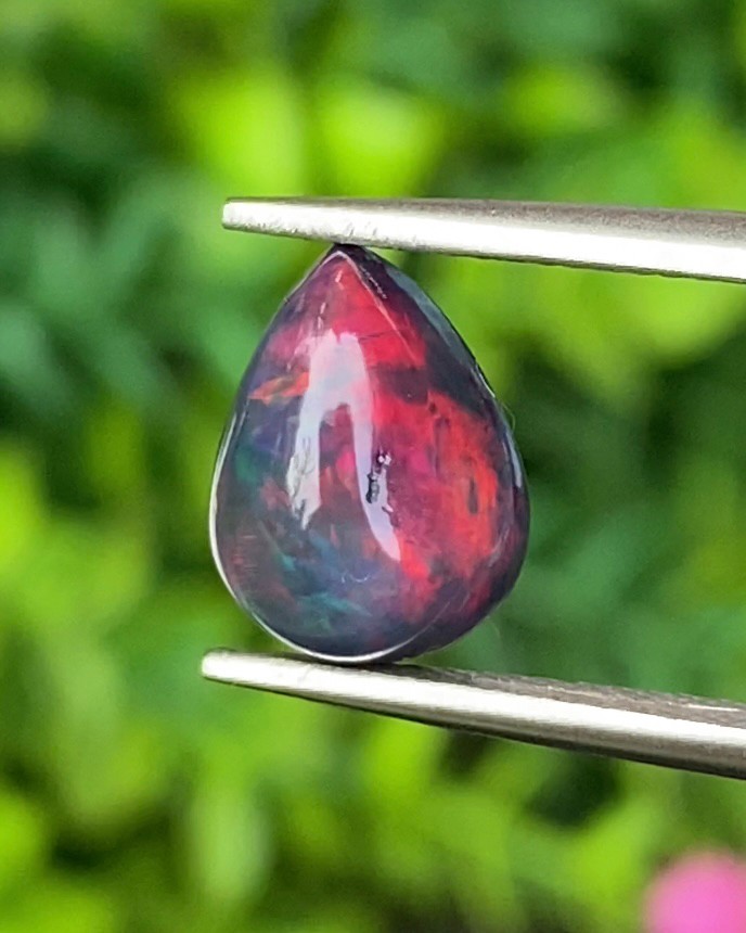 พลอย แบล็ก โอปอล Black Opal 2.17 กะรัต (Cts.) พลอยแท้ อัญมณีมงคลประจําวันเกิด เครื่องประดับพลอย