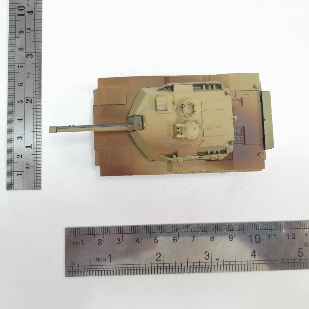 มีหลายภาพ,รถถังพลาสติกสำเร็จรูป M1A2 ทำสีแล้ว งานเก่า มือสอง สภาพดี มีรอยบ้าง
