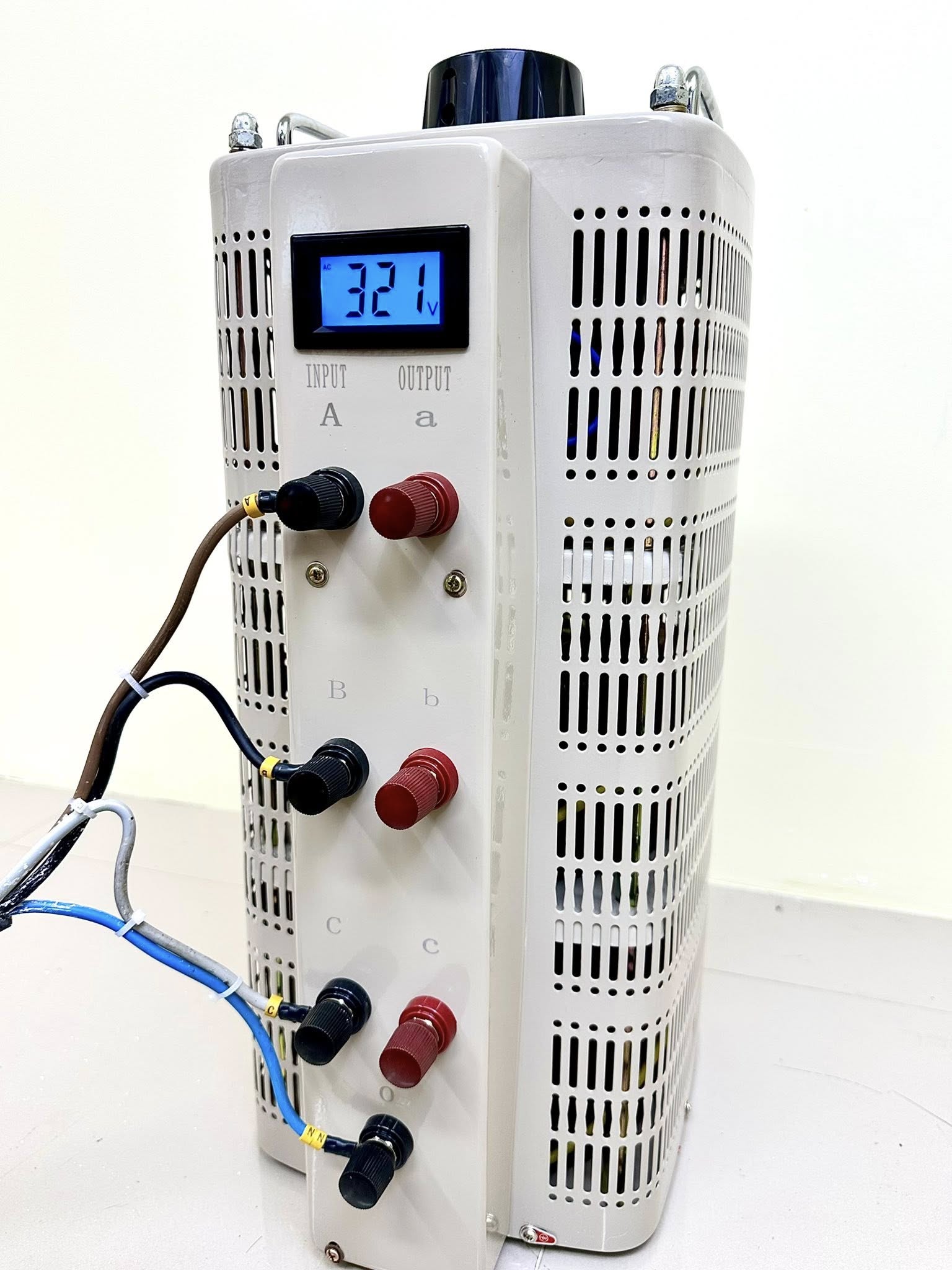 วาริแอค หม้อแปลงปรับแรงดันไฟฟ้าชนิดแกนหมุน 15Kva 3 เฟส