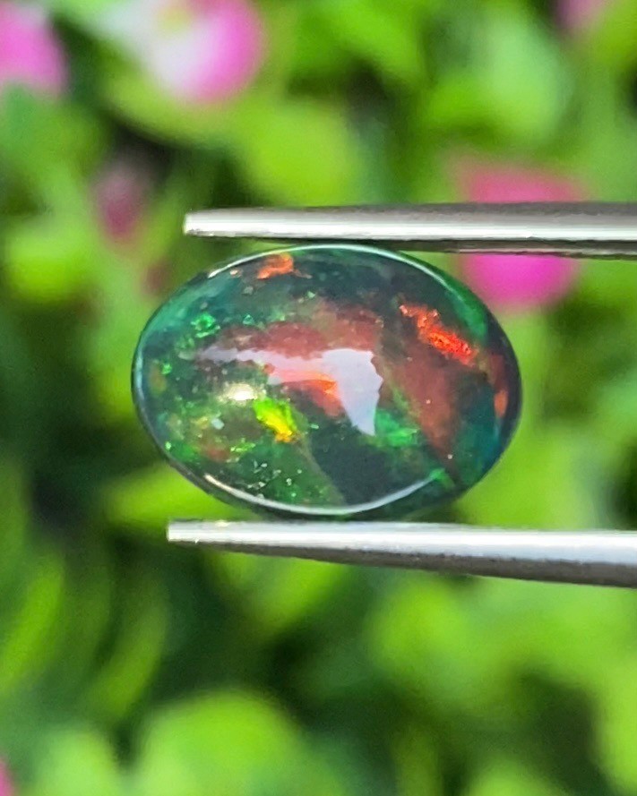 พลอย แบล็ก โอปอล Black Opal 2.53 กะรัต (Cts.) พลอยแท้ อัญมณีมงคลประจําวันเกิด เครื่องประดับพลอย