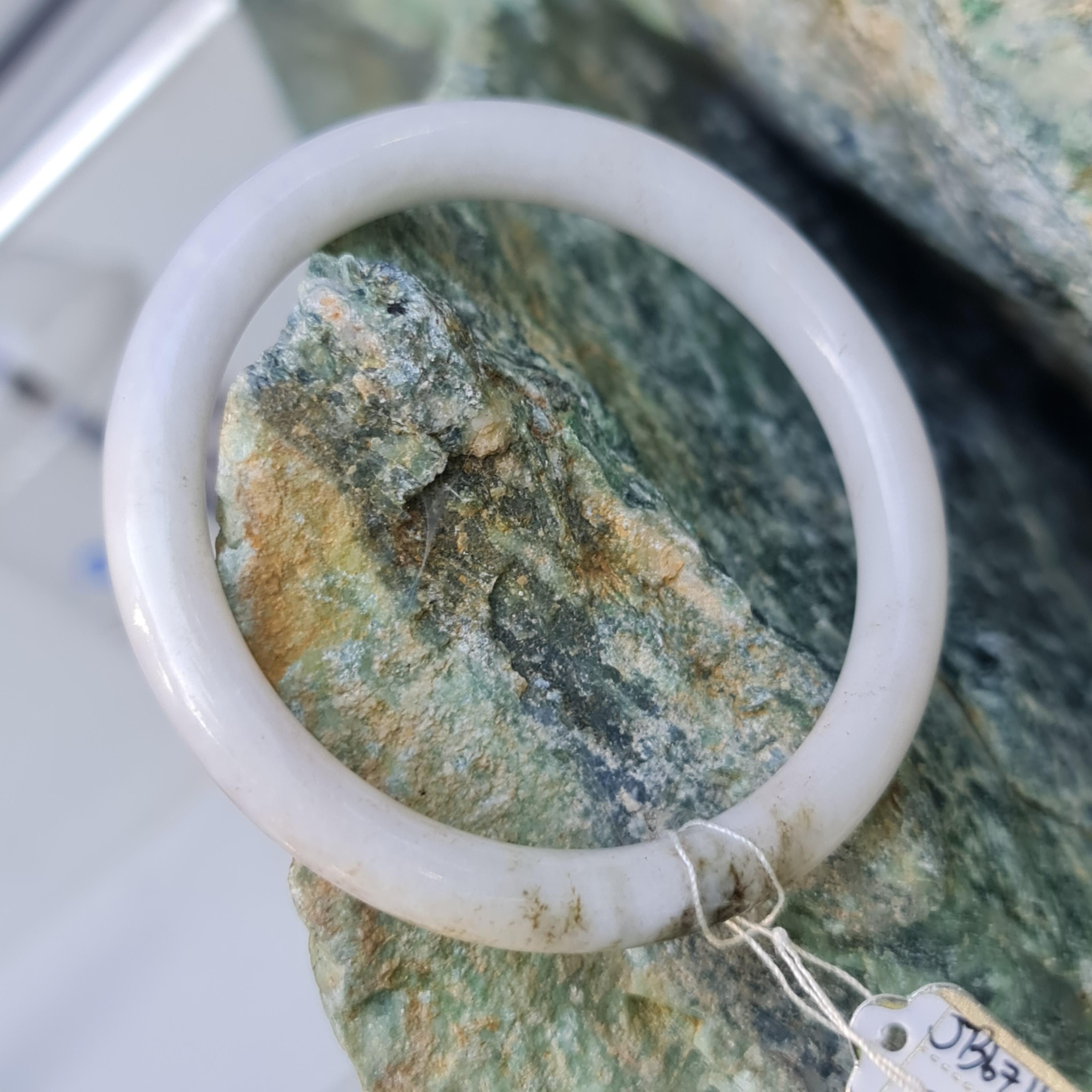 JB6711152 หยก พม่า แท้ Jade กำไลหยก 56.2 มม. (Jadeite bracelet) พม่า (Myanmar)