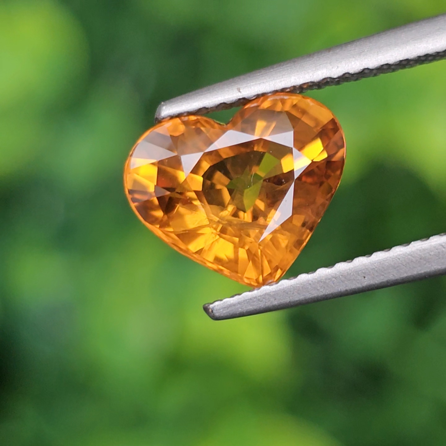 พลอย บุษราคัม Yellow Sapphire 3.29 กะรัต (Cts.) พลอยแท้ อัญมณีมงคลประจําวันเกิด เครื่องประดับพลอย