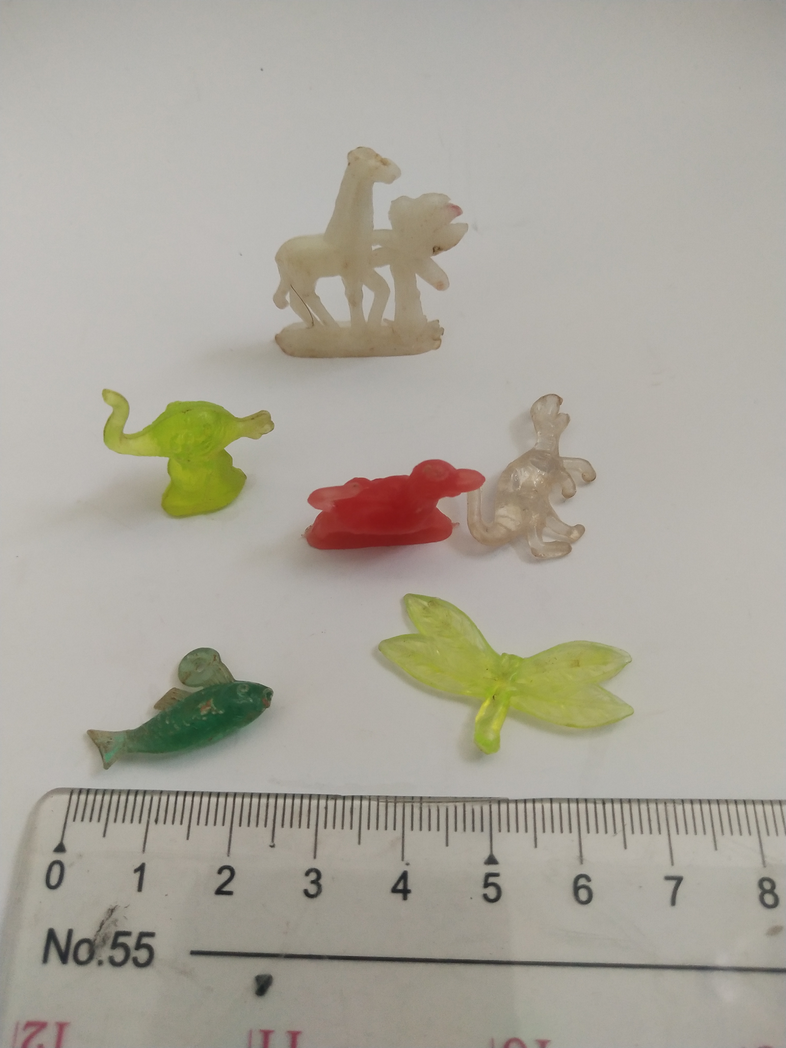 มีหลายภาพ ตุ๊กตาสัตว์ตัวเล็ก จำนวน 6 ตัวขนาดตามภาพ