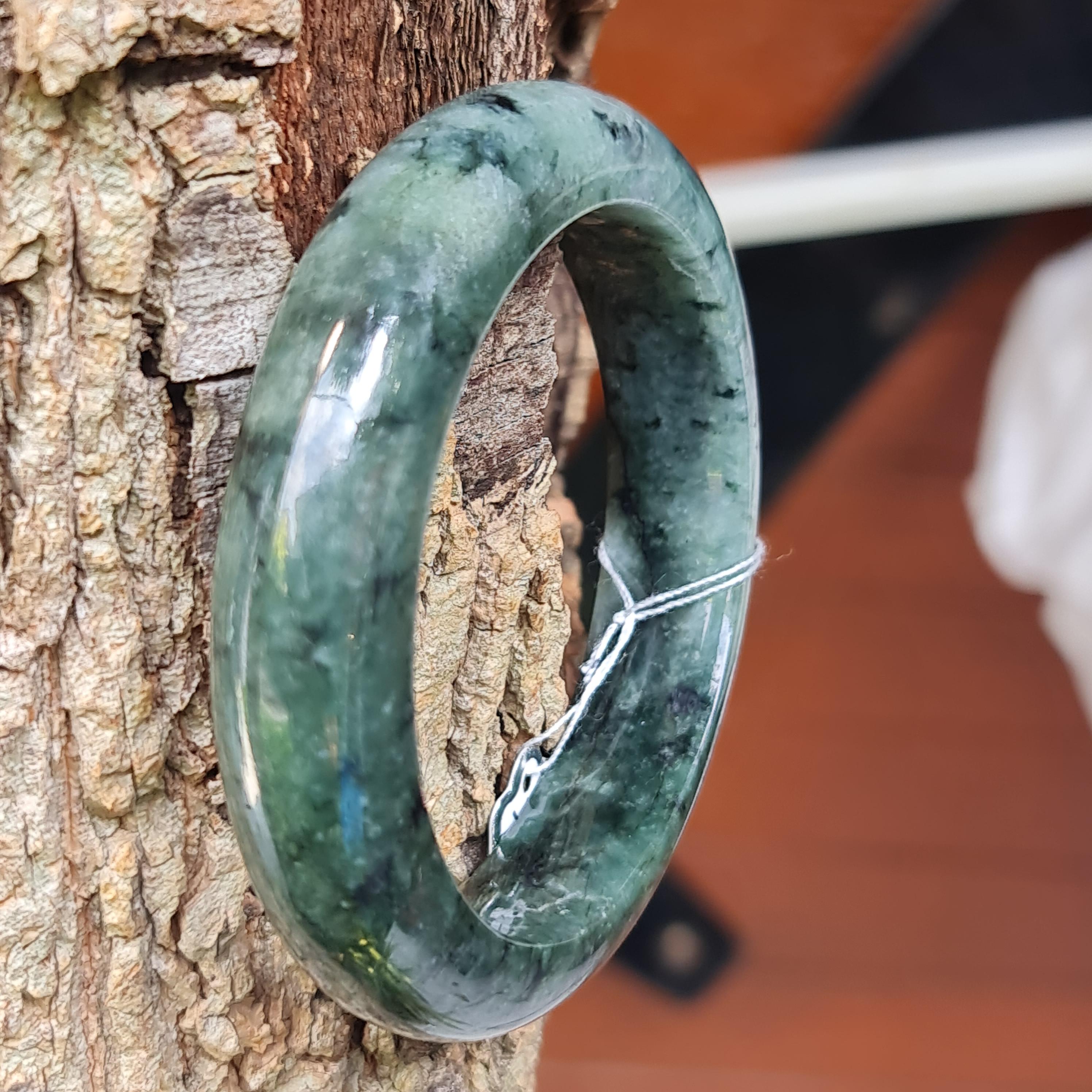 JB6804048 หยก พม่า แท้ Jade กำไลหยก 59.9 มม. (Jadeite bracelet) พม่า (Myanmar)