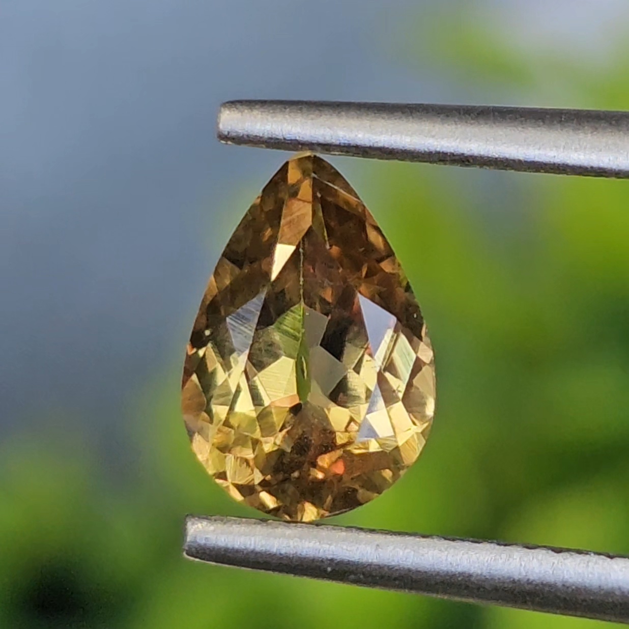 พลอย อเล็กซานไดร์ (Natural Alexandrite Chrysoberyl) 1.03 กะรัต (Cts.) ดิบ (Unheated) พร้อมใบเซอร์ พลอยแท้ อัญมณีมงคลประจําวันเกิด เครื่องประดับพลอย