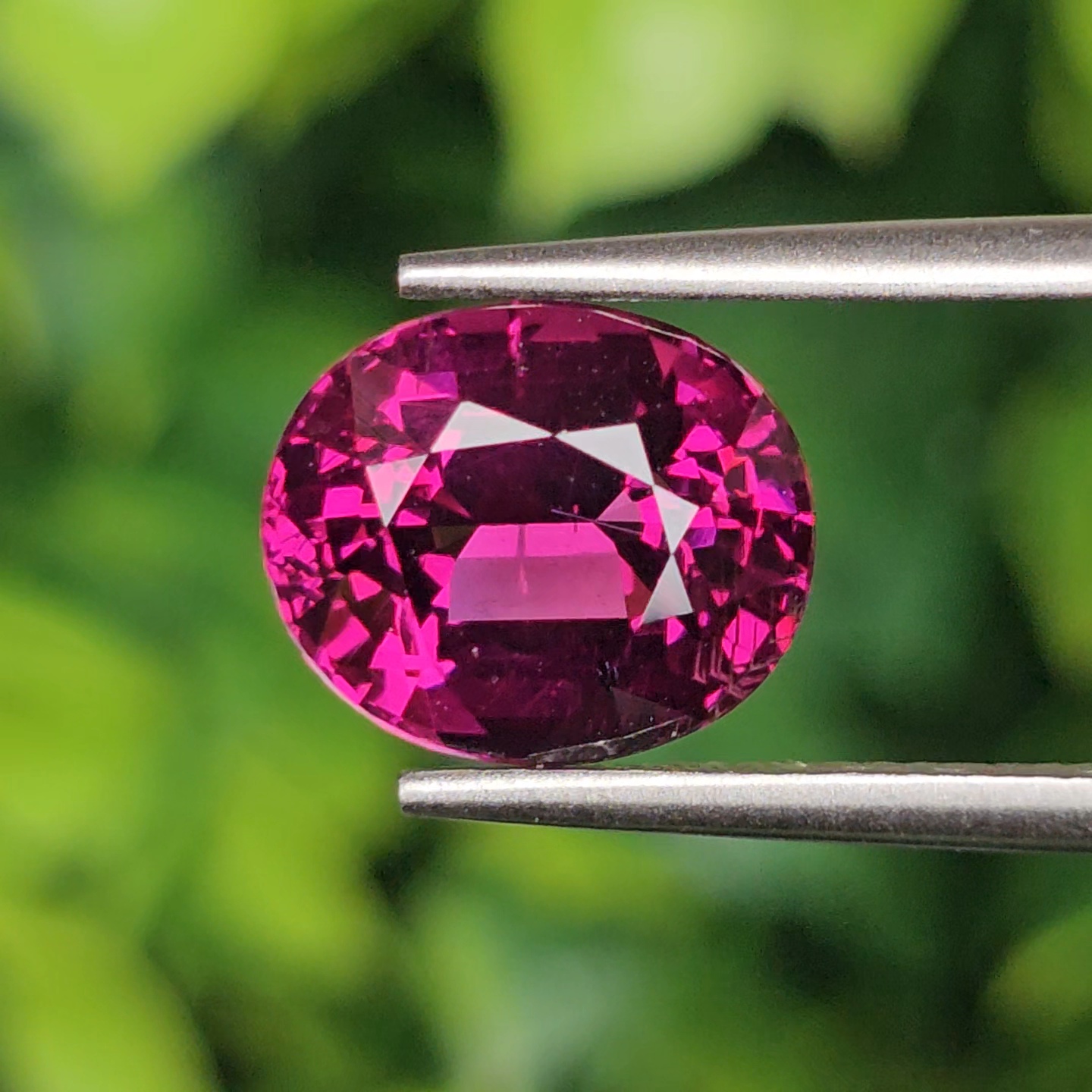 พลอย โรโดไลต์ กาเน็ท Rhodolite Garnet 4.50 กะรัต Cts.พลอยแท้ อัญมณีมงคลประจําวันเกิด เครื่องประดับพลอย