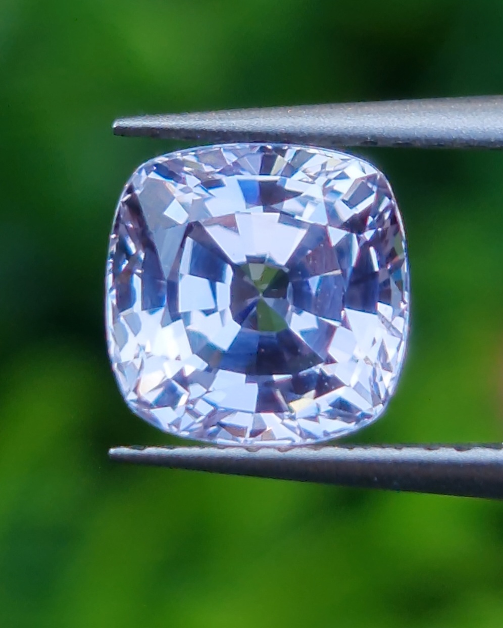 พลอย ขาว ไวท์ แซฟไฟร์ White Sapphire 1.85 กะรัต พลอยแท้ อัญมณีมงคลประจําวันเกิด เครื่องประดับพลอย